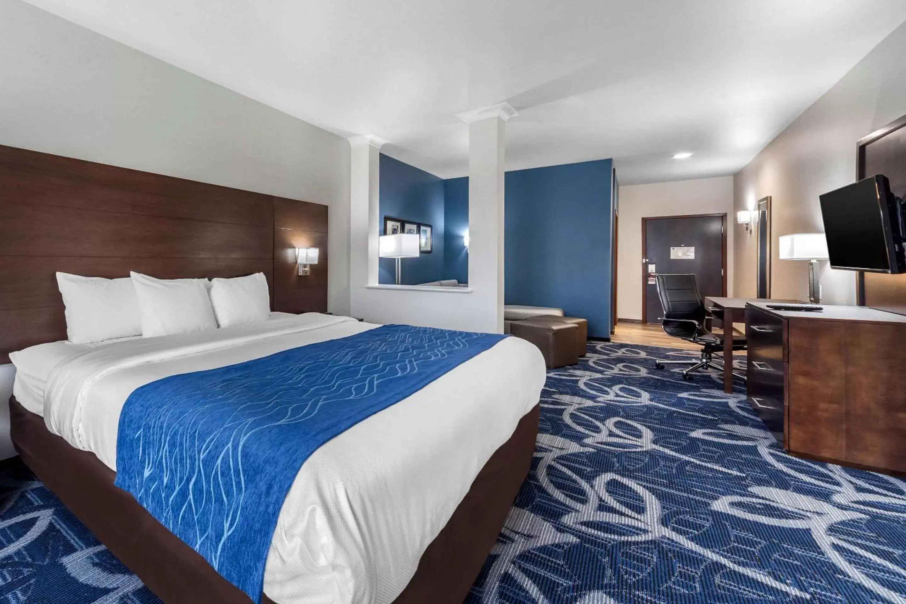 Bedroom in Comfort Inn & Suites Oklahoma City