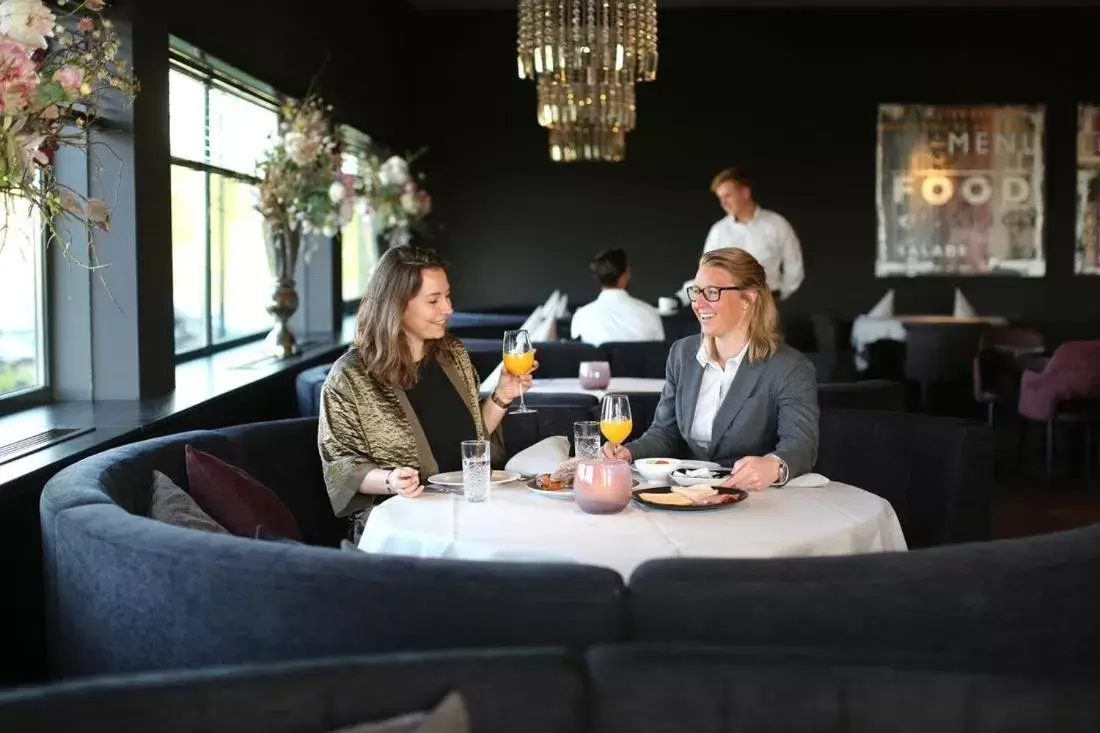 Restaurant/Places to Eat in Van der Valk Hotel Middelburg