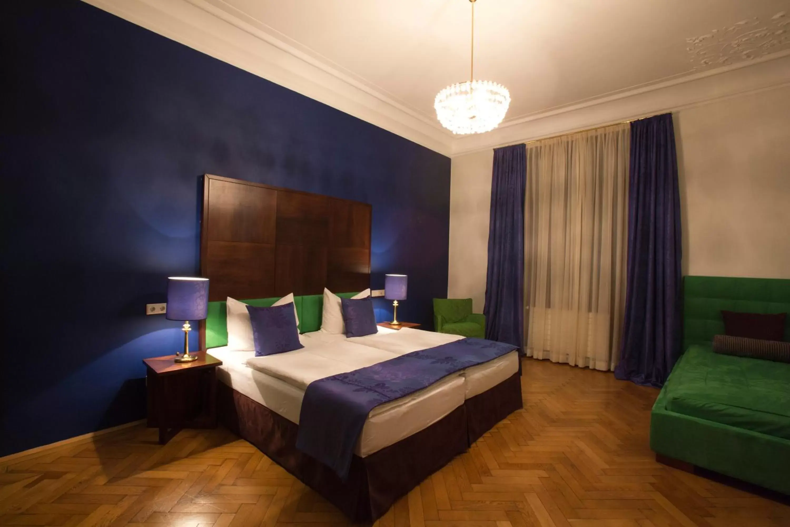 Photo of the whole room, Bed in Appartement-Hotel an der Riemergasse
