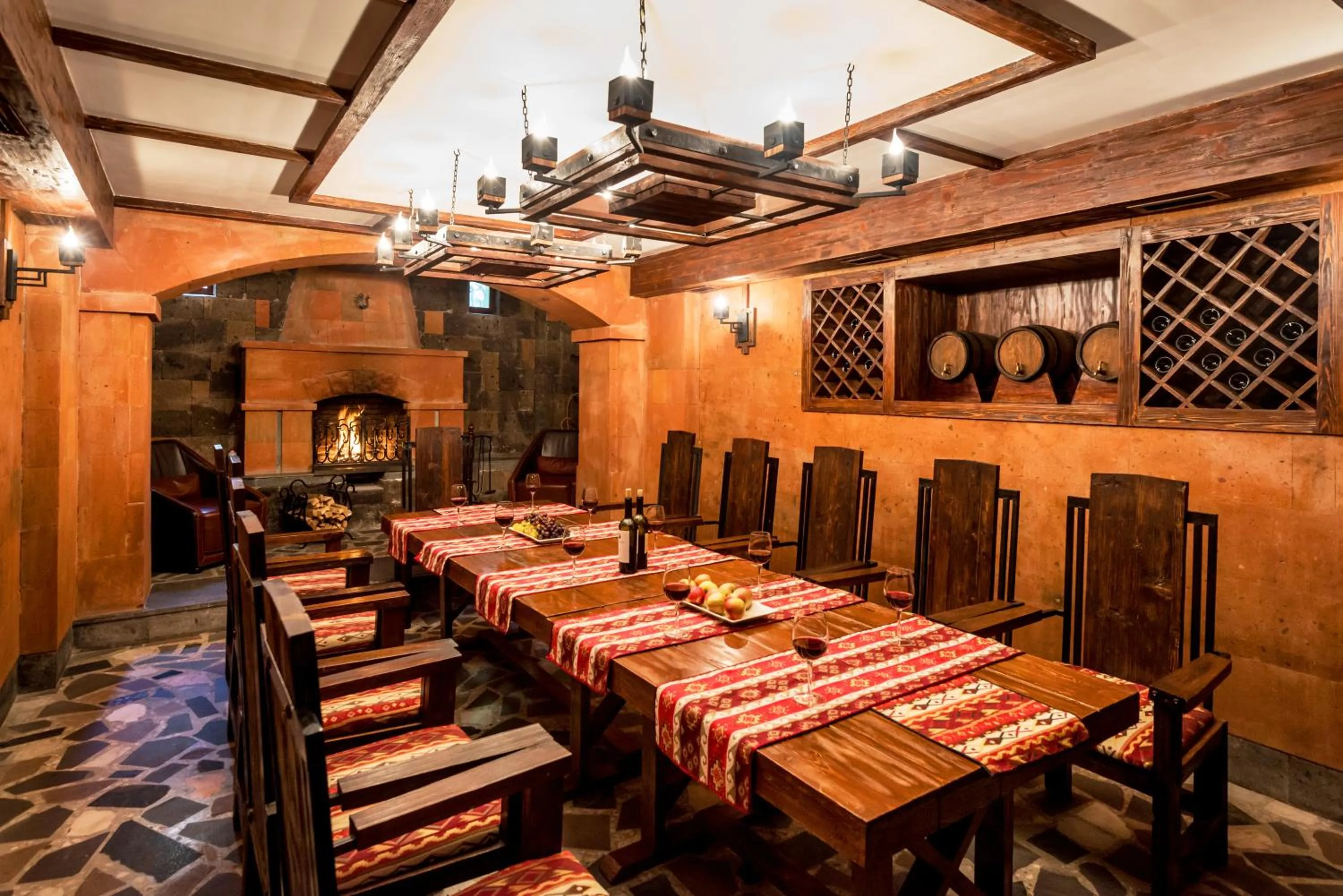 Restaurant/places to eat in Bass Boutique Hotel