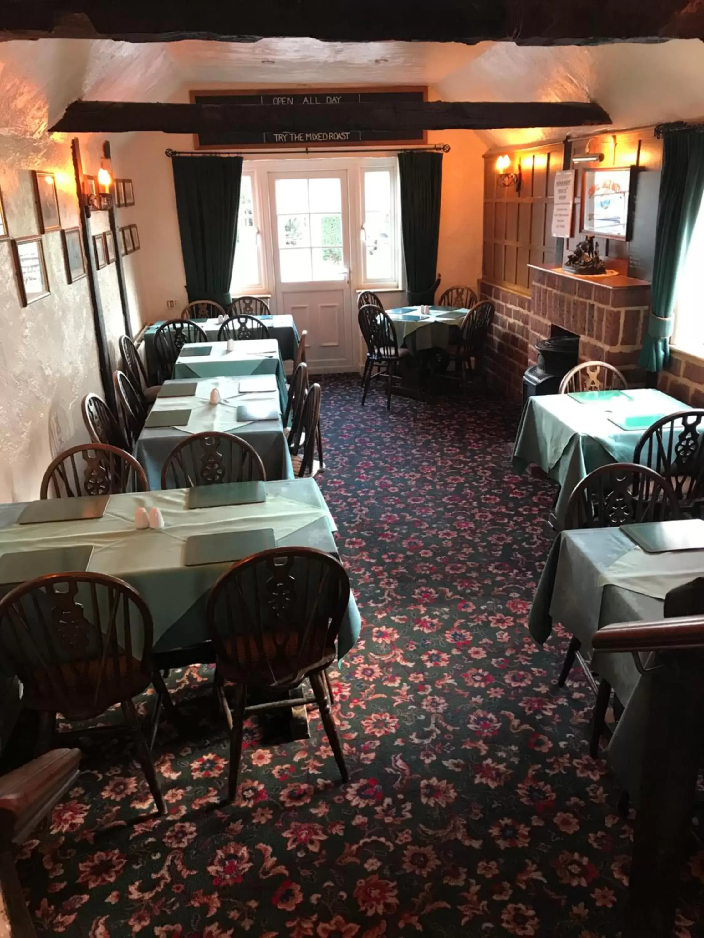 Restaurant/Places to Eat in The Black Bull Inn