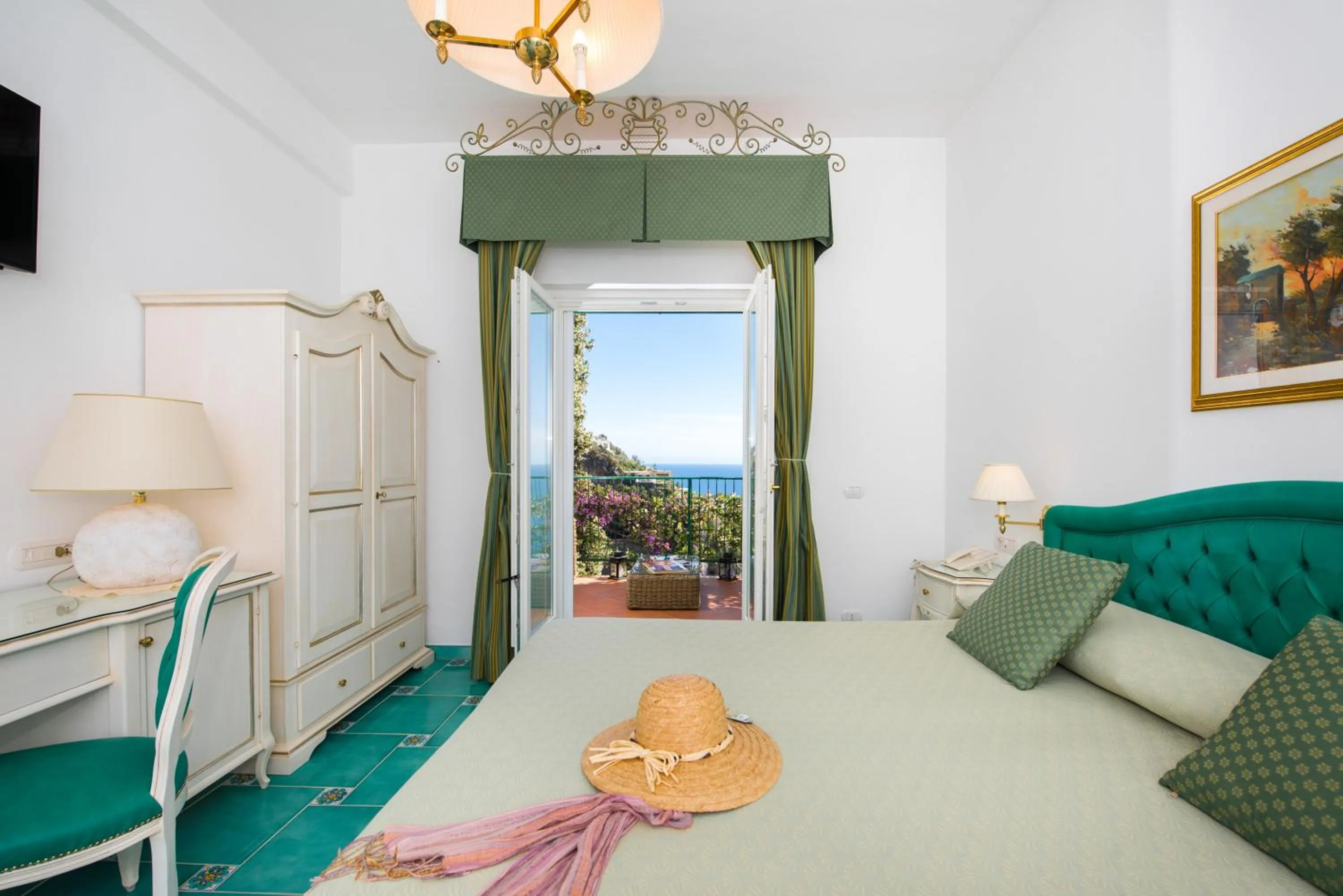 Photo of the whole room, Bed in Hotel Pellegrino