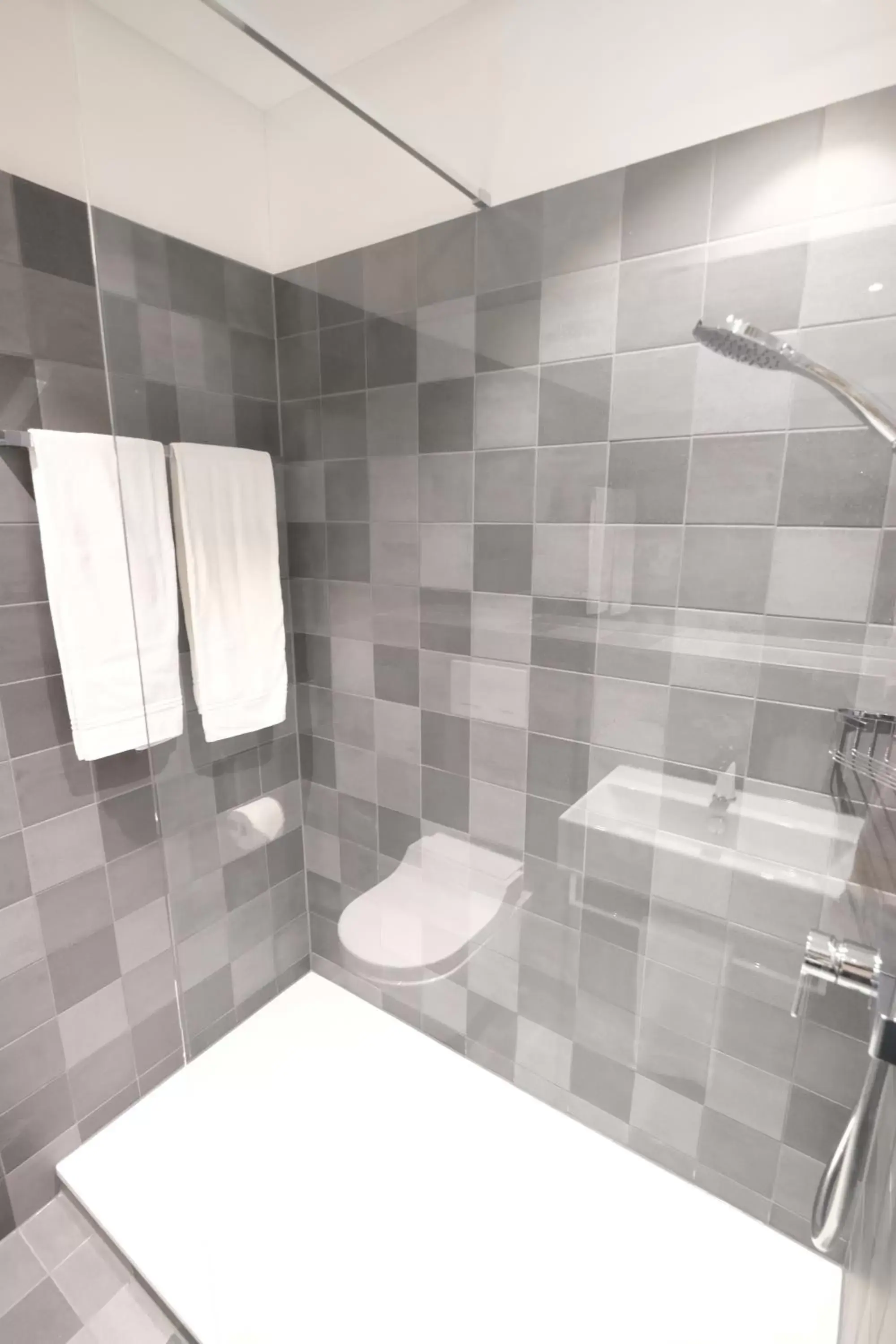 Shower, Bathroom in Hotel Nozomi