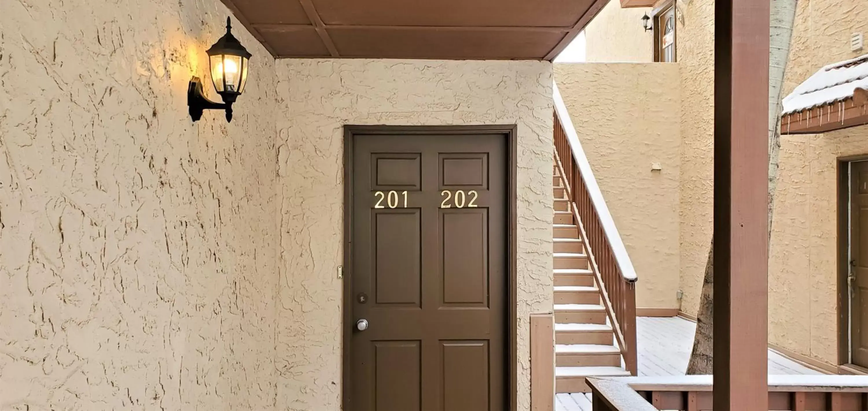 Facade/entrance in High Sierra Condominiums