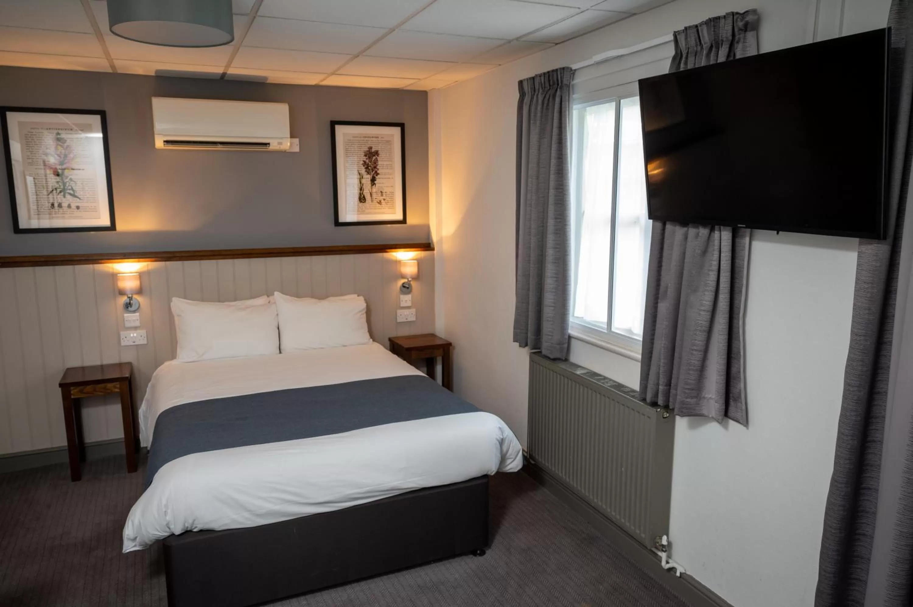 Bed in Cocked Hat by Greene King Inns