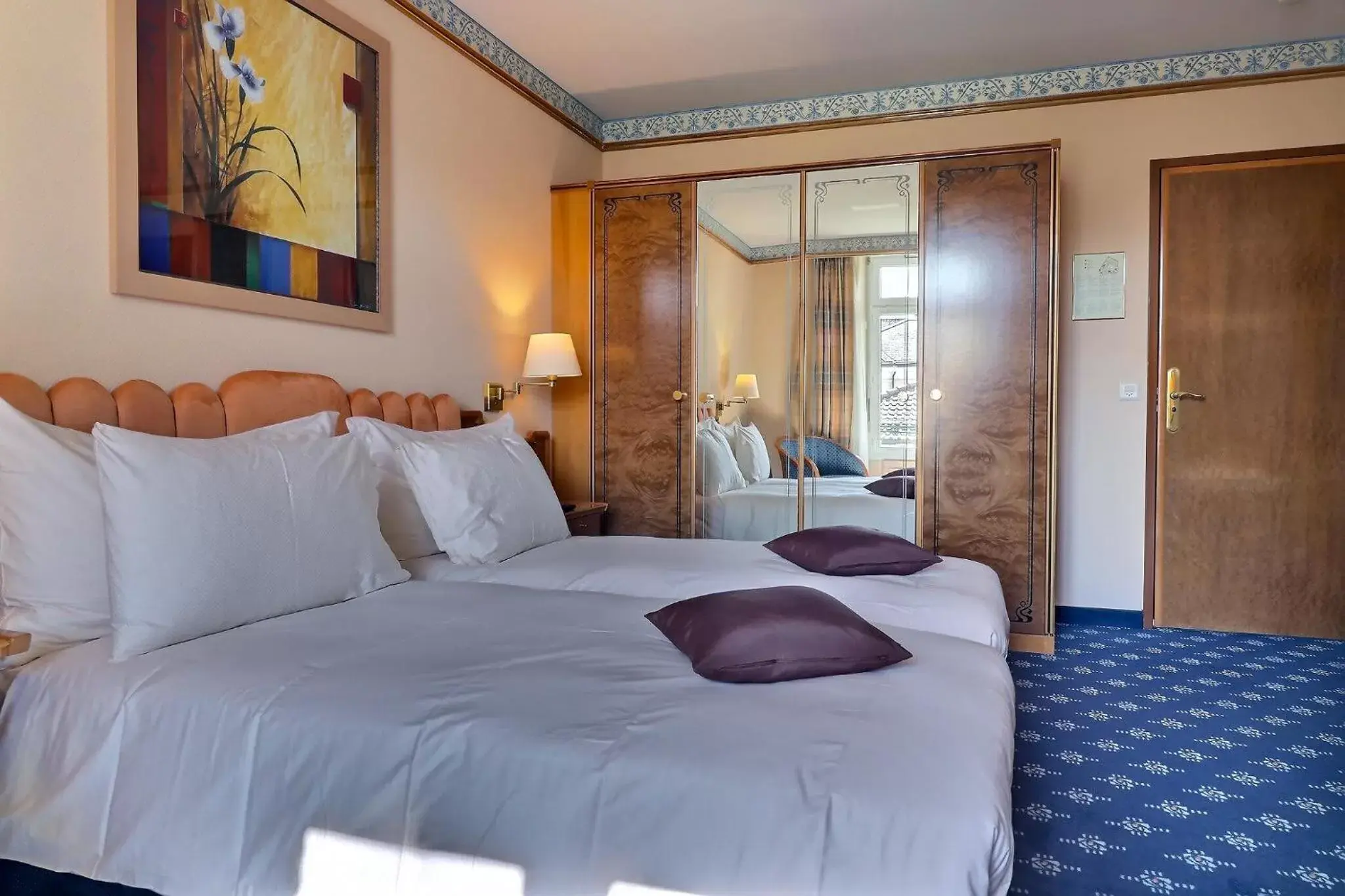 Bed in Best Western Plus Hotel Mirabeau