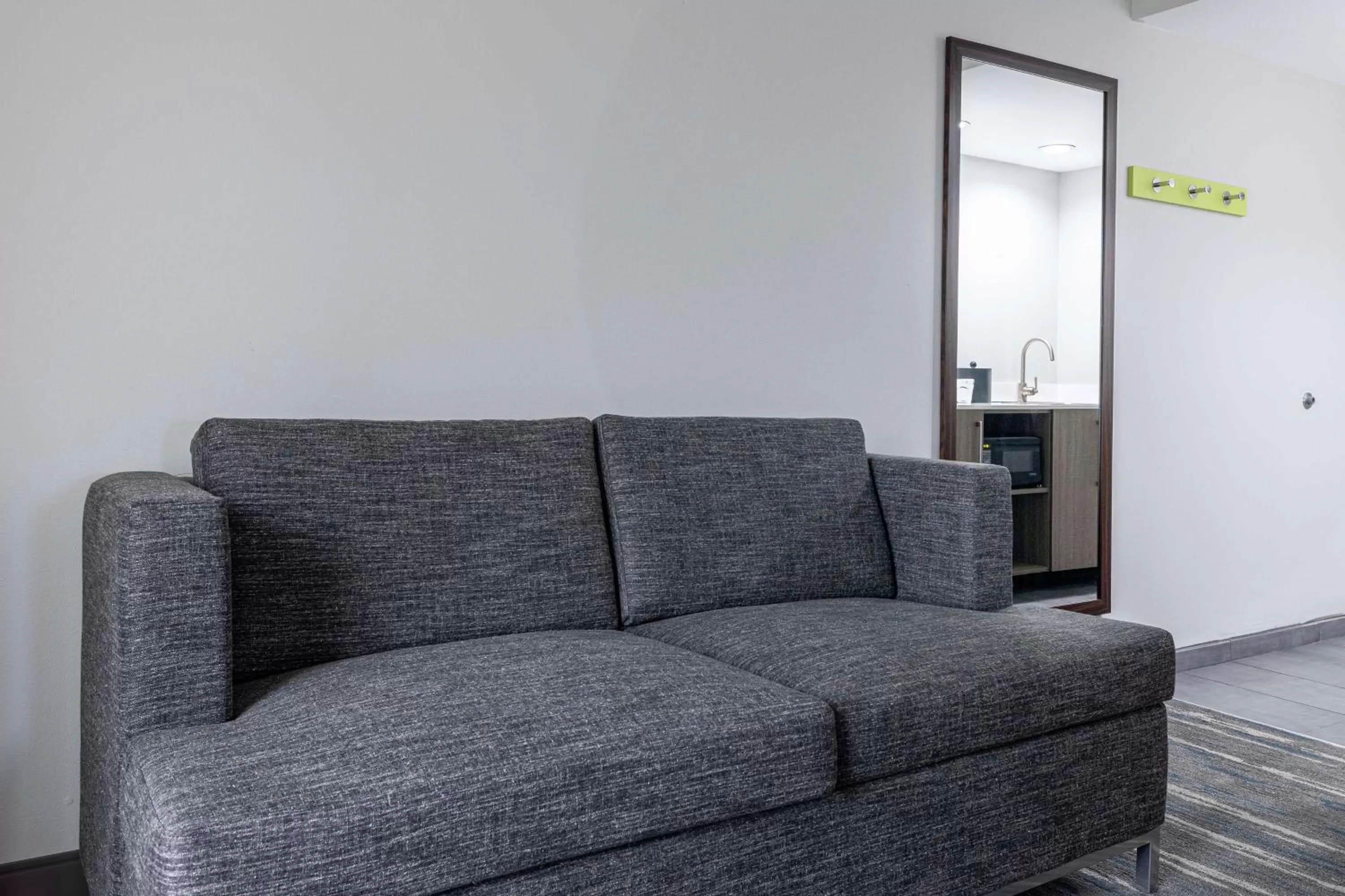 Living room in Hampton Inn Knoxville-West At Cedar Bluff