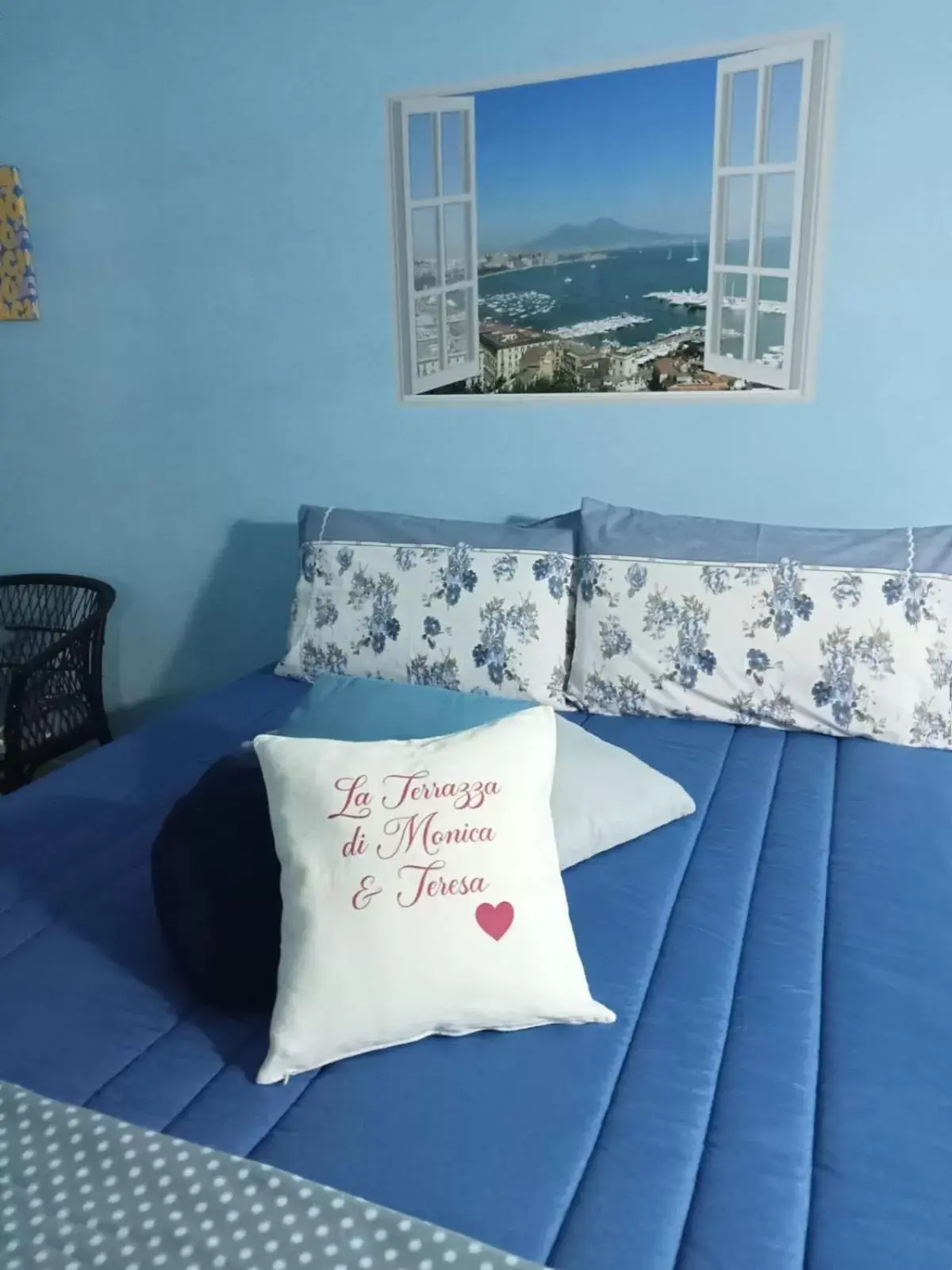 Living room, Bed in La Terrazza di Monica & Teresa