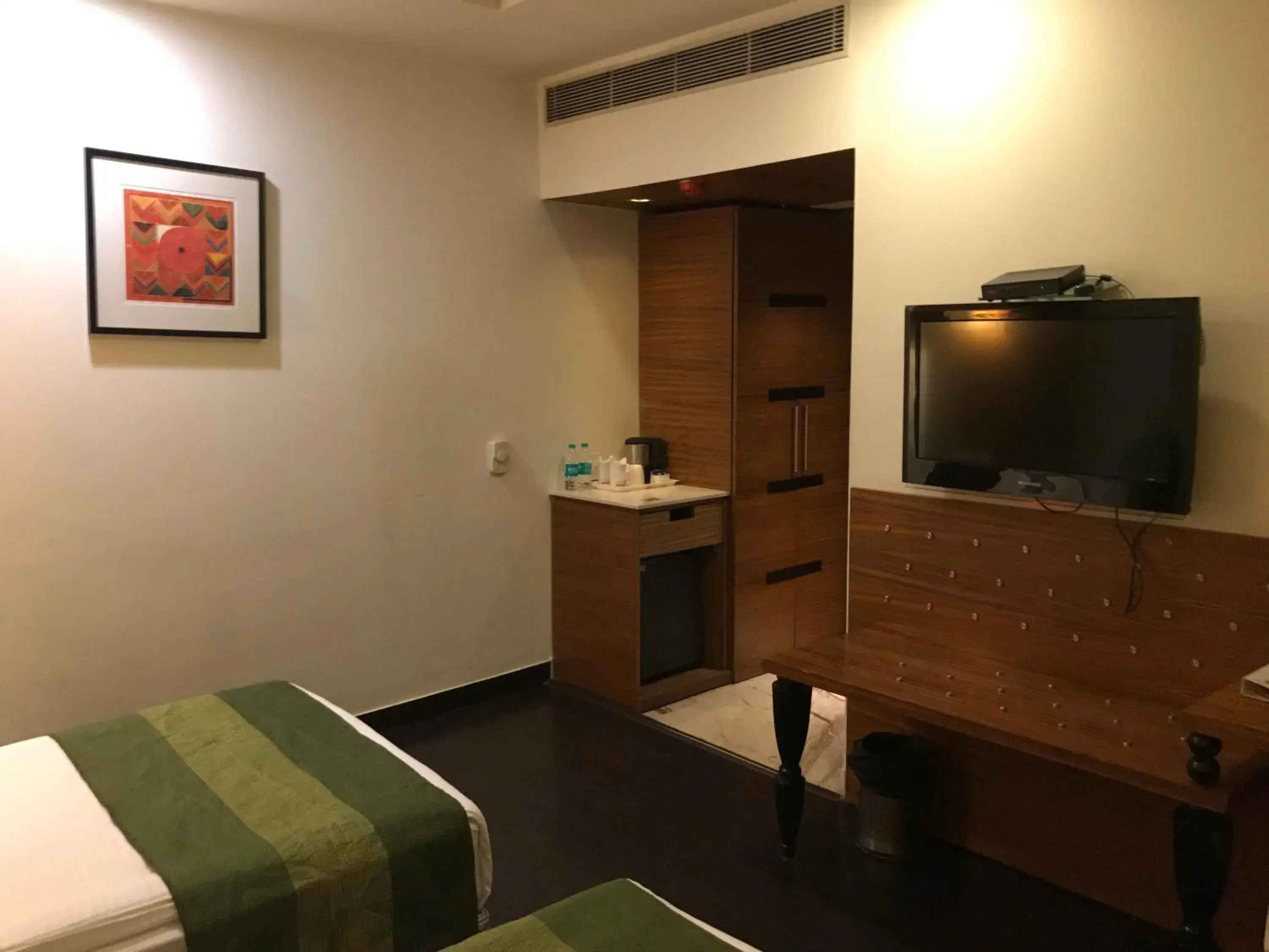 Property building, TV/Entertainment Center in Hotel Ivory 32