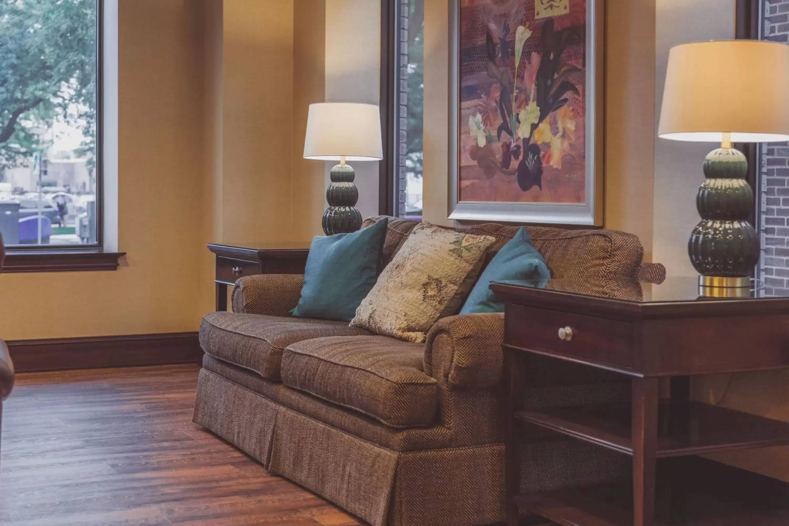 Communal lounge/ TV room, Seating Area in The Parkview Hotel