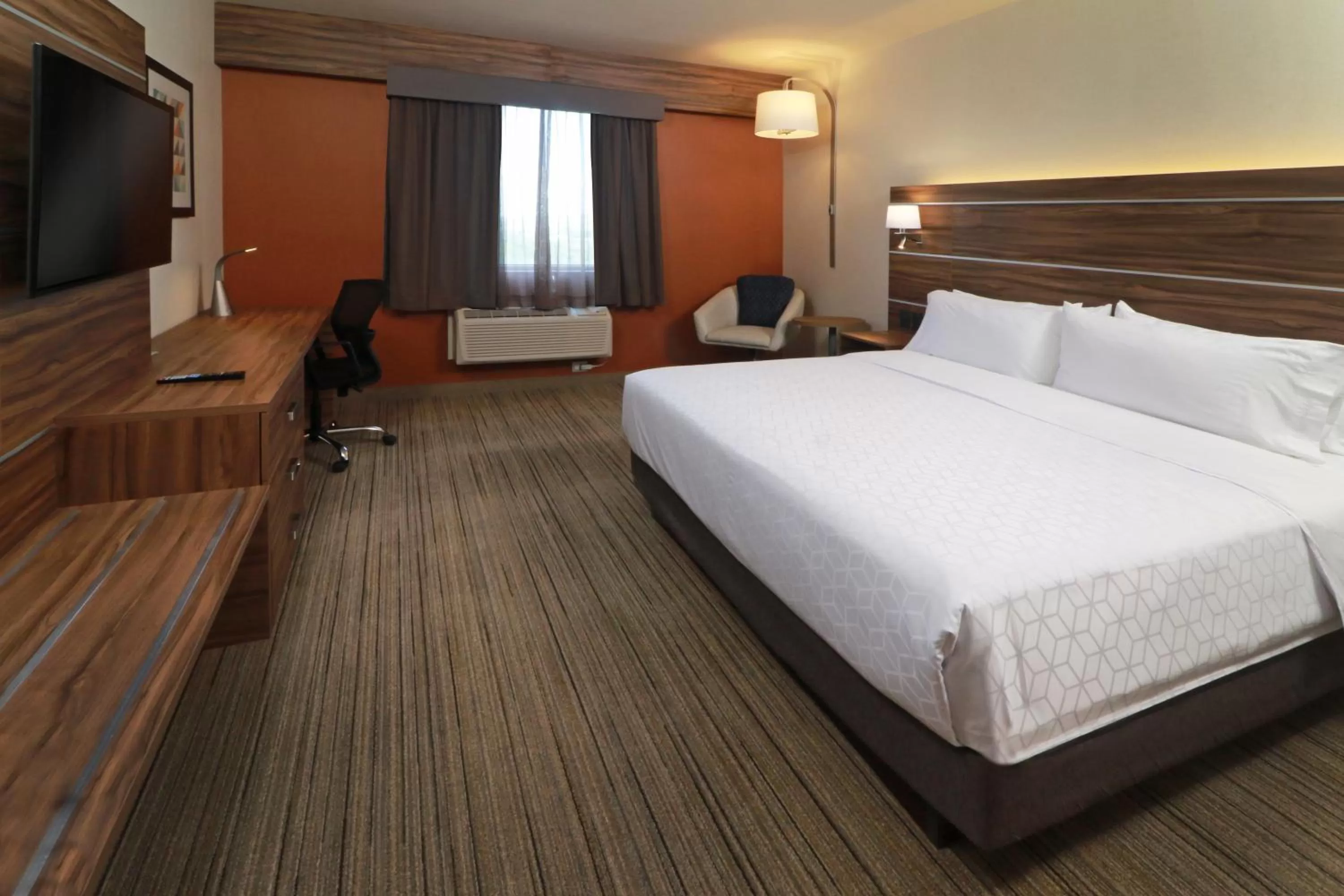 Bed in Holiday Inn Express - Monterrey - Fundidora by IHG