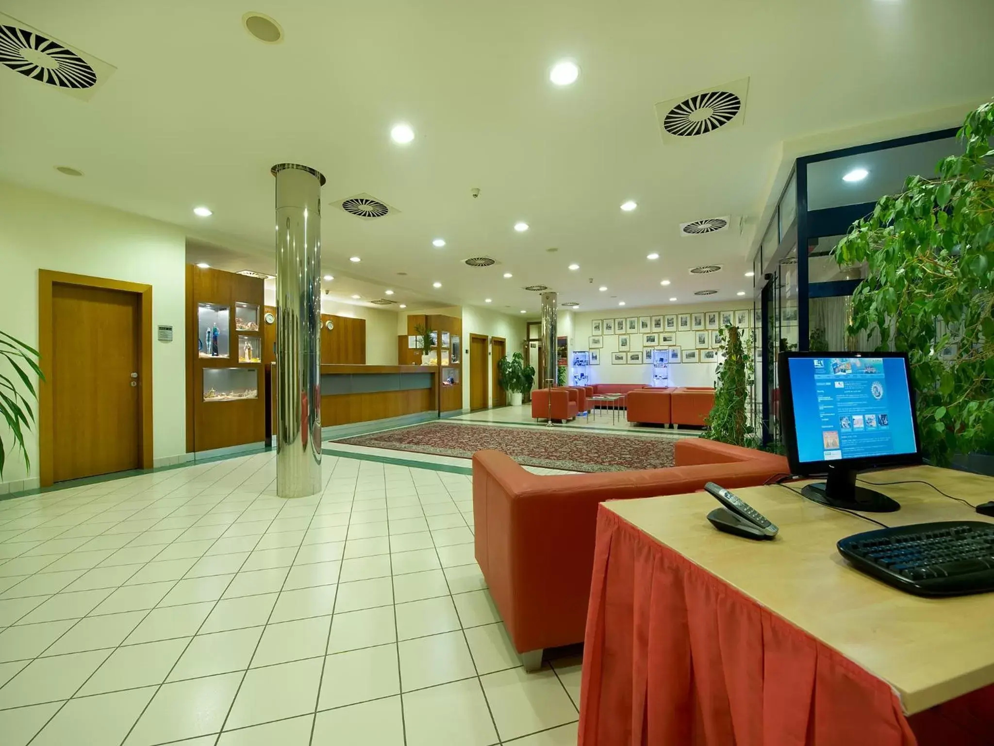 Lobby or reception in Ramada Airport Hotel Prague