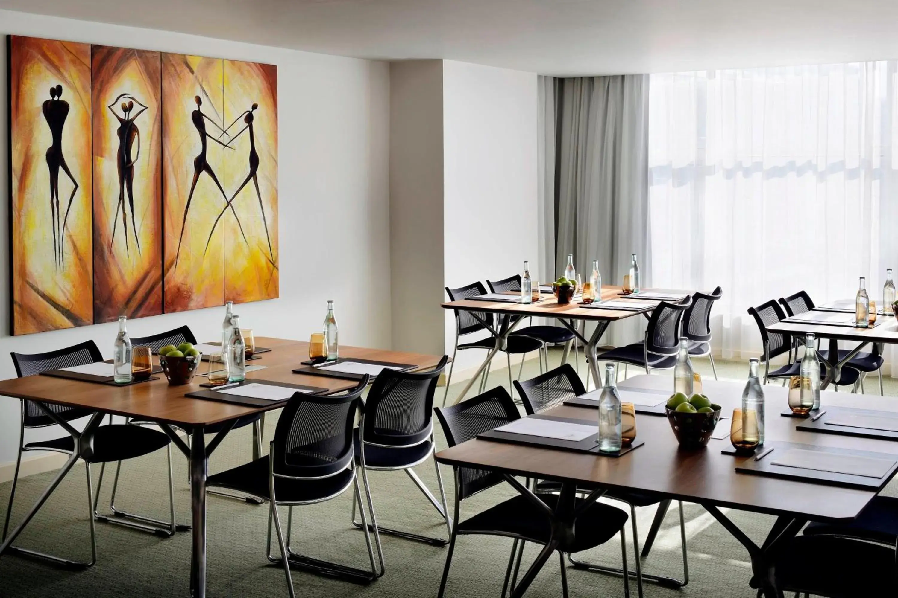 Meeting/conference room, Restaurant/Places to Eat in Marriott Executive Apartments Addis Ababa