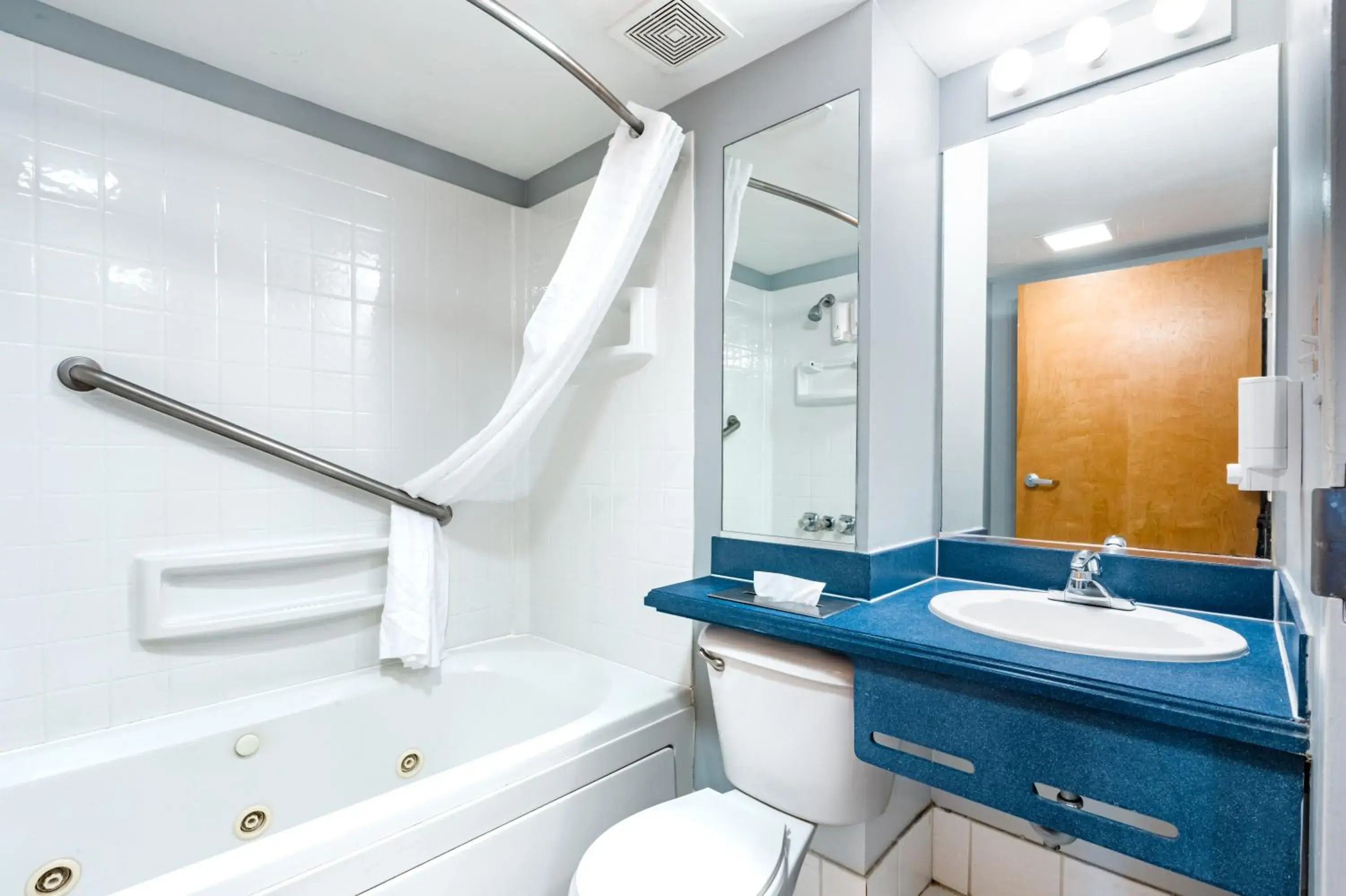 Bathroom in Ocean Sands Resort