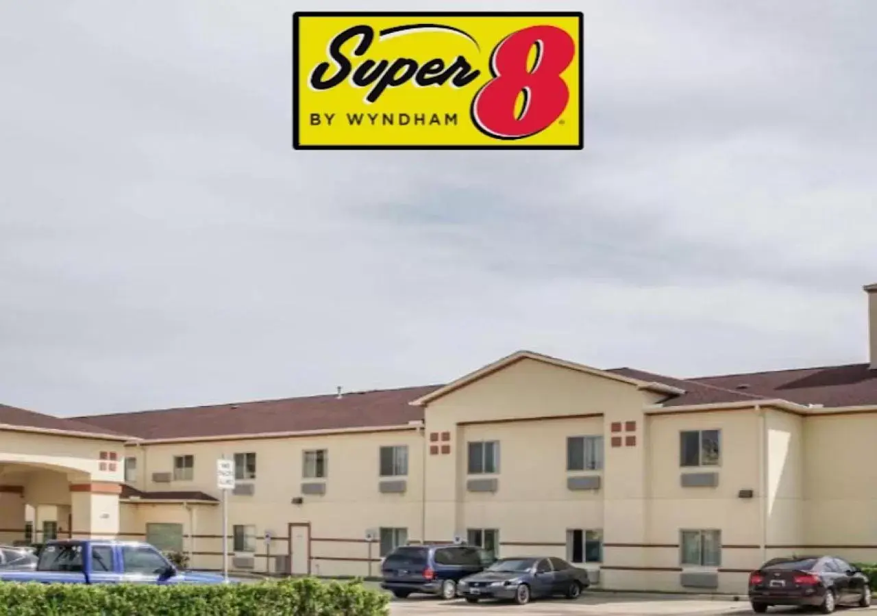 Property Building in Super 8 by Wyndham Brenham TX