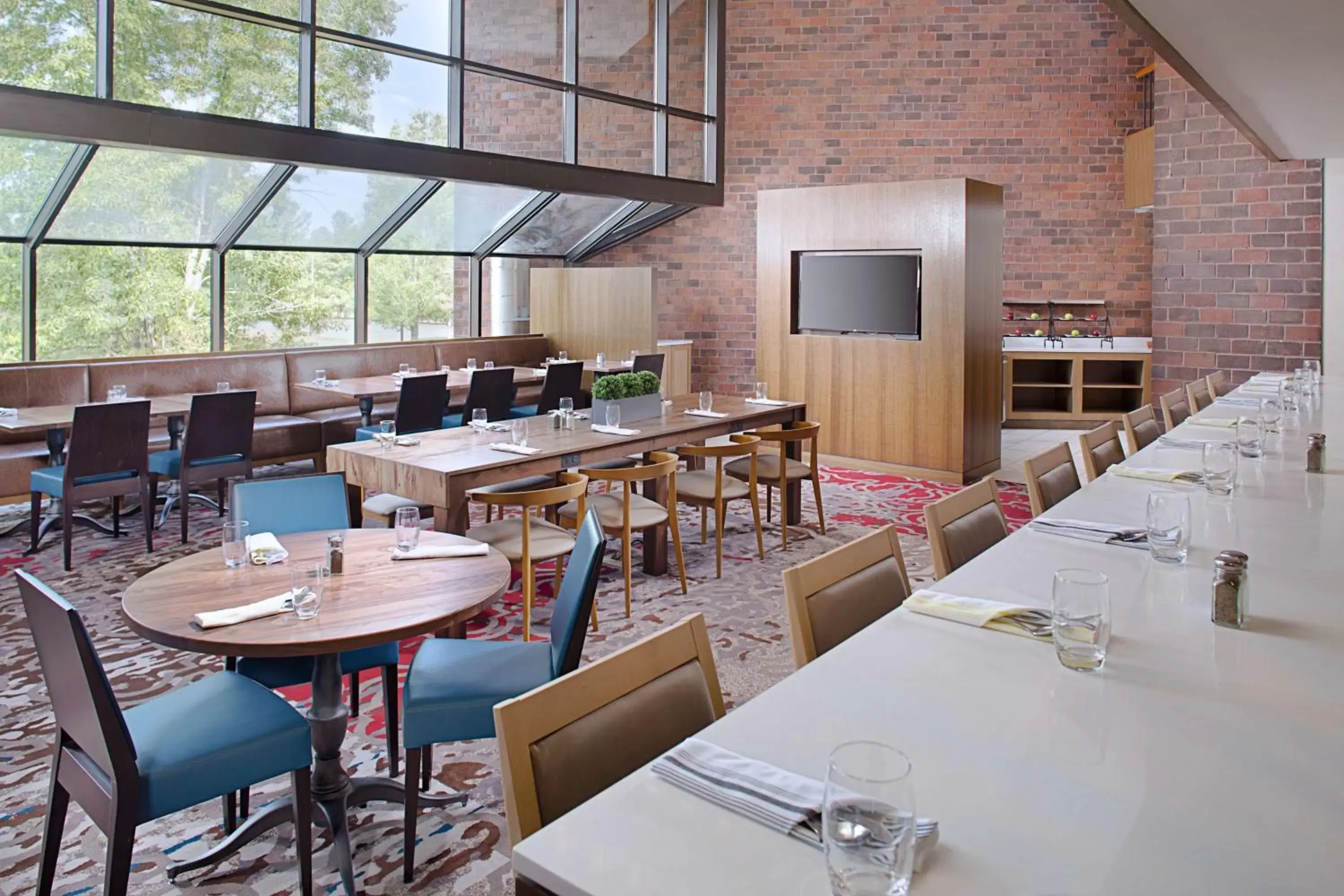 Restaurant/Places to Eat in Hilton Boston Dedham
