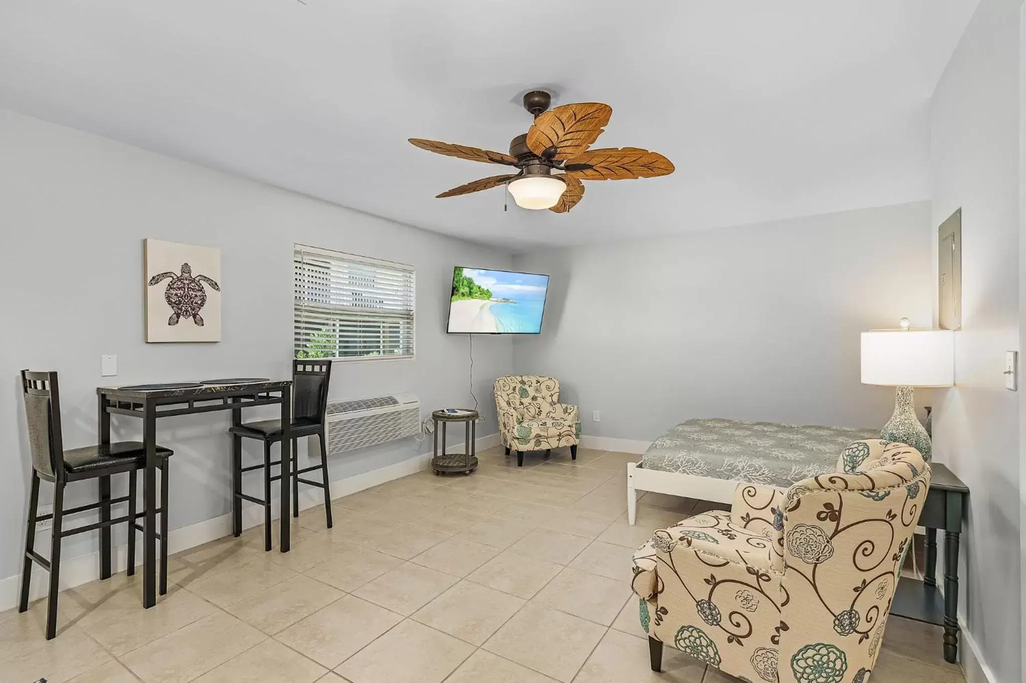 Dining area, Bed in Matlacha on Shoreview Dining area, Bed in Matlacha on Shoreview