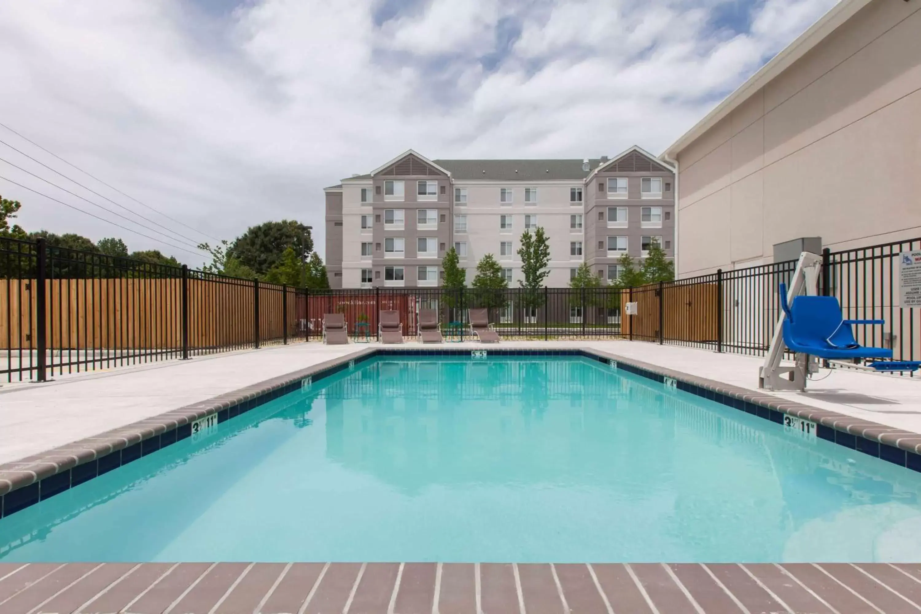 On site, Swimming Pool in Days Inn by Wyndham Baton Rouge Airport