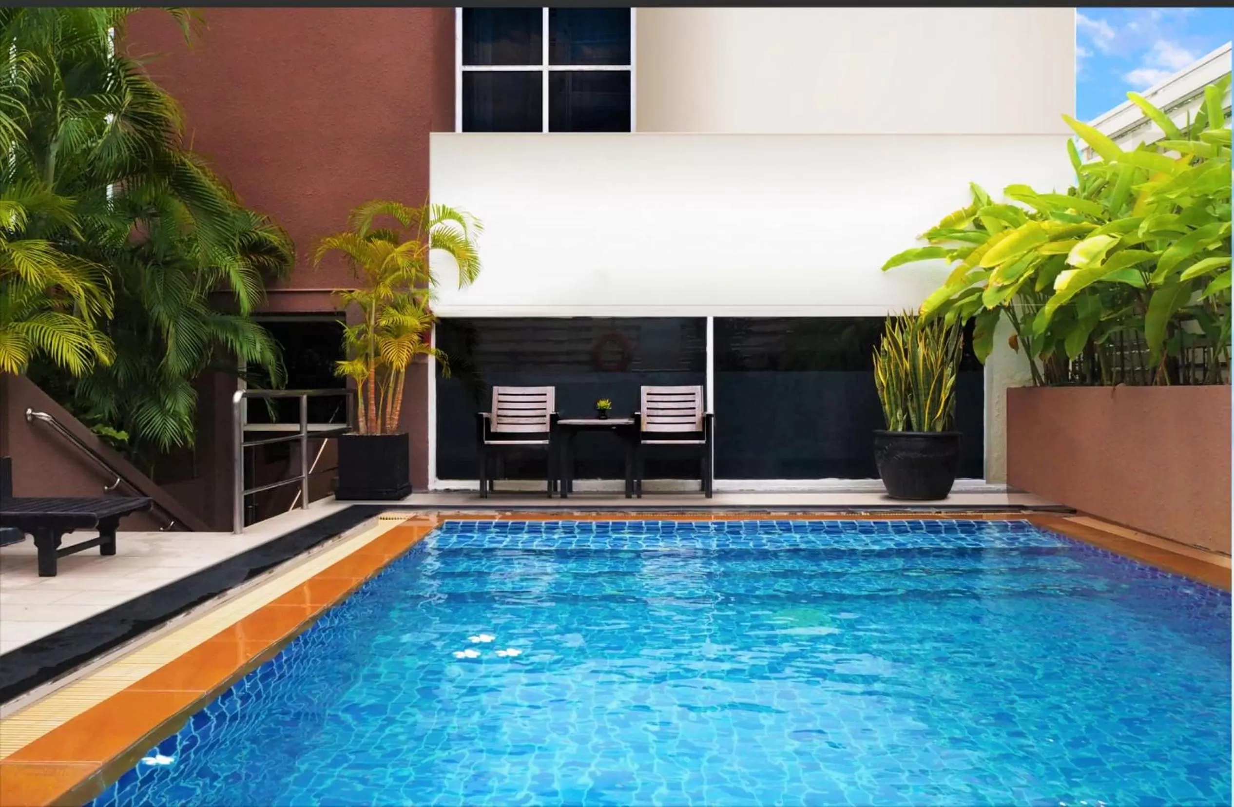 Swimming pool in FuramaXclusive Sukhumvit