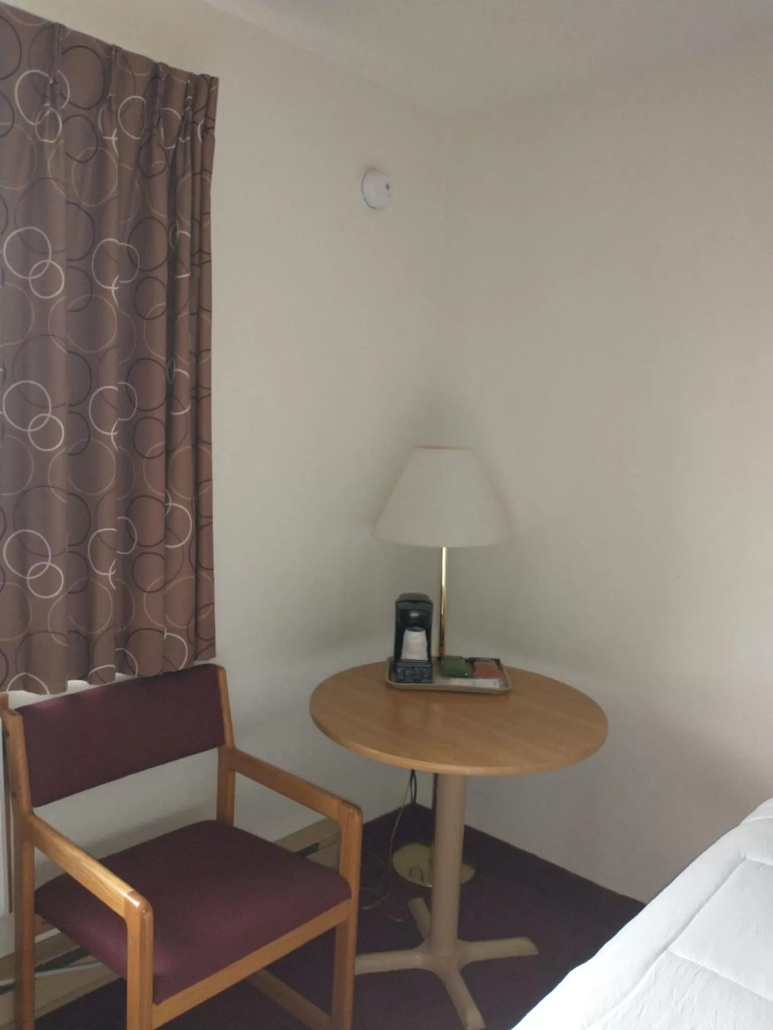 hair dresser, Bed in Sauk River Inn & Suites, a Travelodge by Wyndham