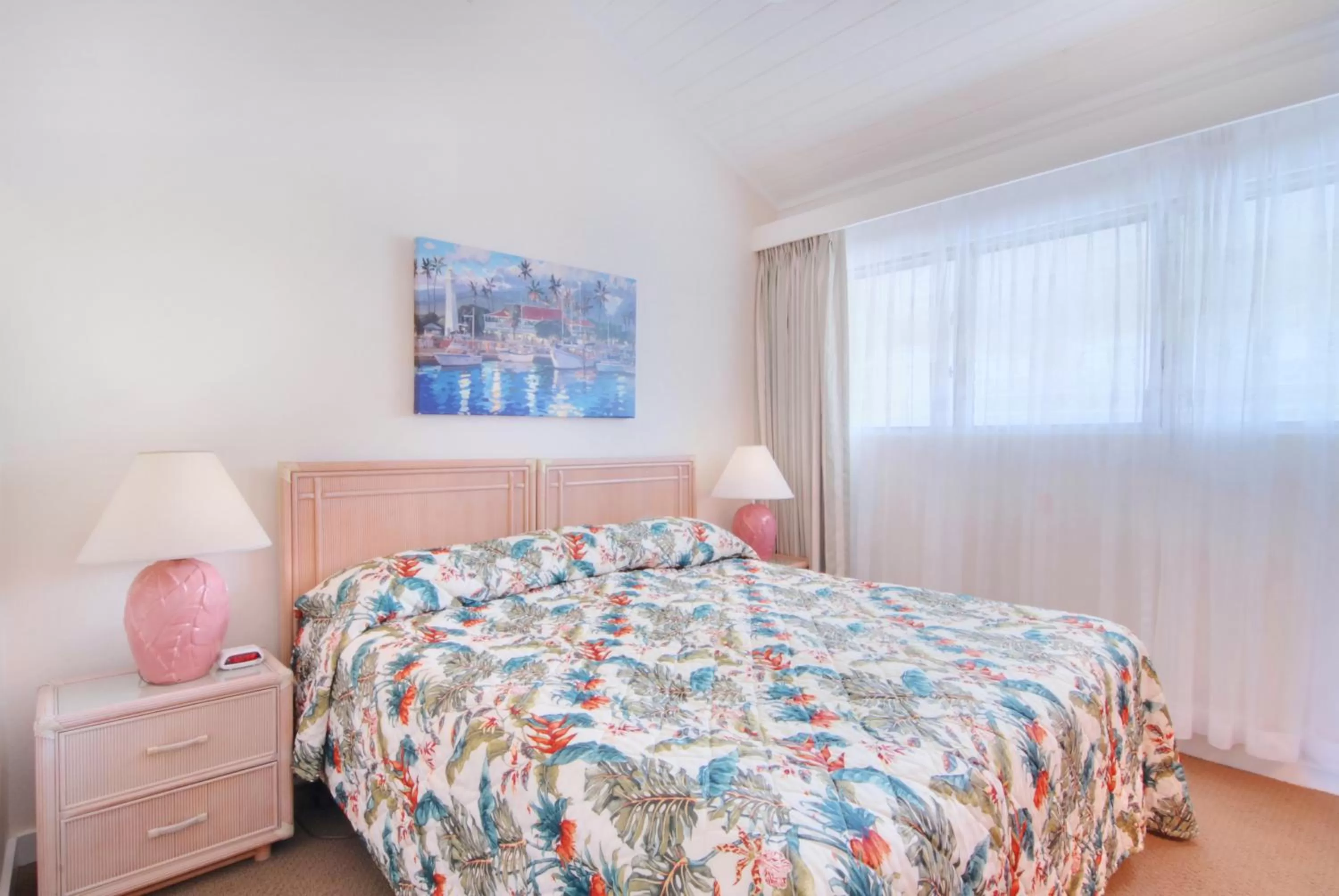 Bedroom, Bed in Napili Sunset Beach Front Resort