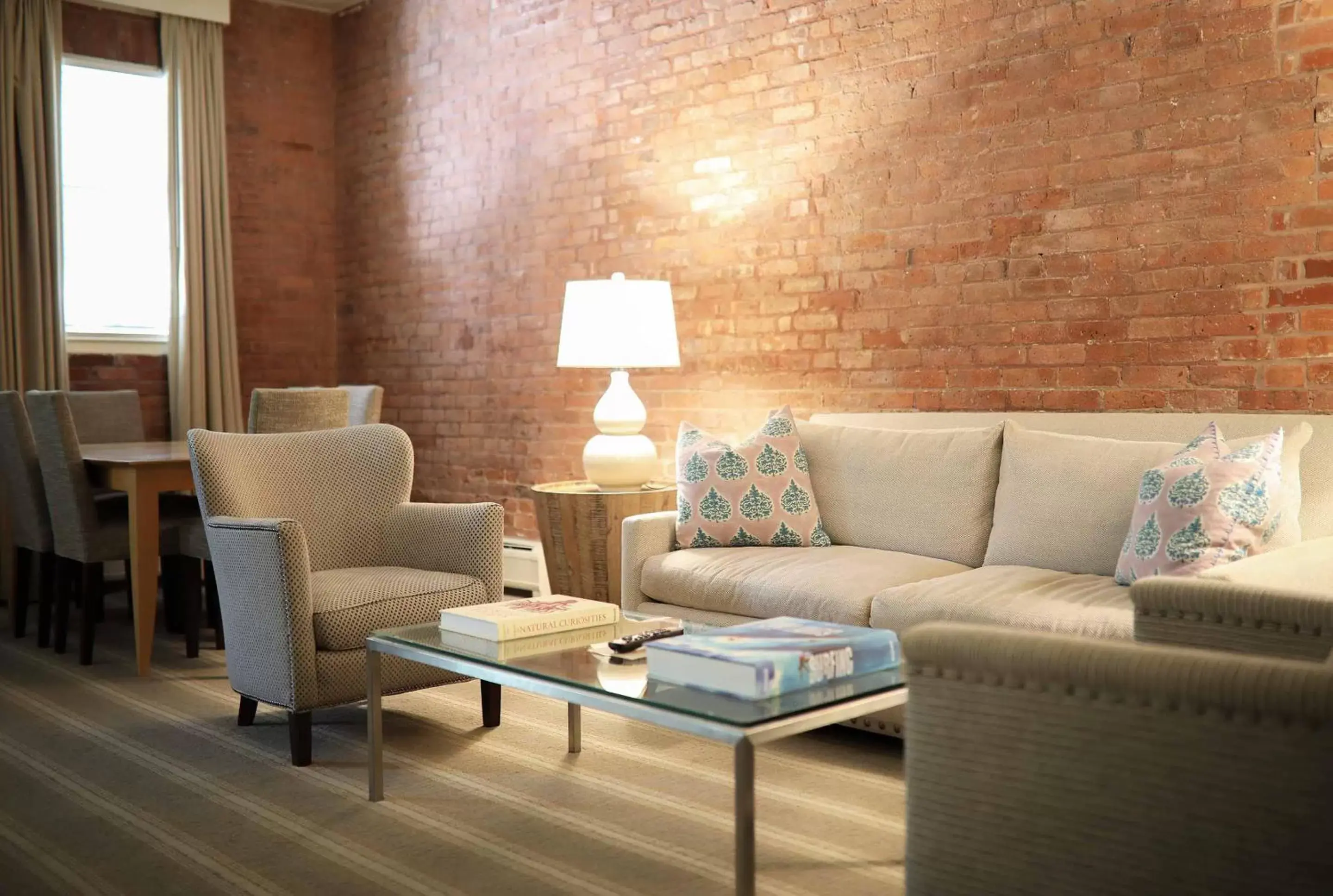 Living room, Seating Area in Mill Street Inn