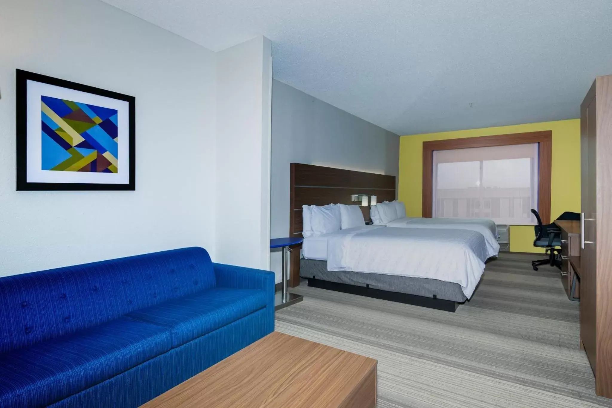 Photo of the whole room in Holiday Inn Express Hotel & Suites Woodbridge, an IHG Hotel