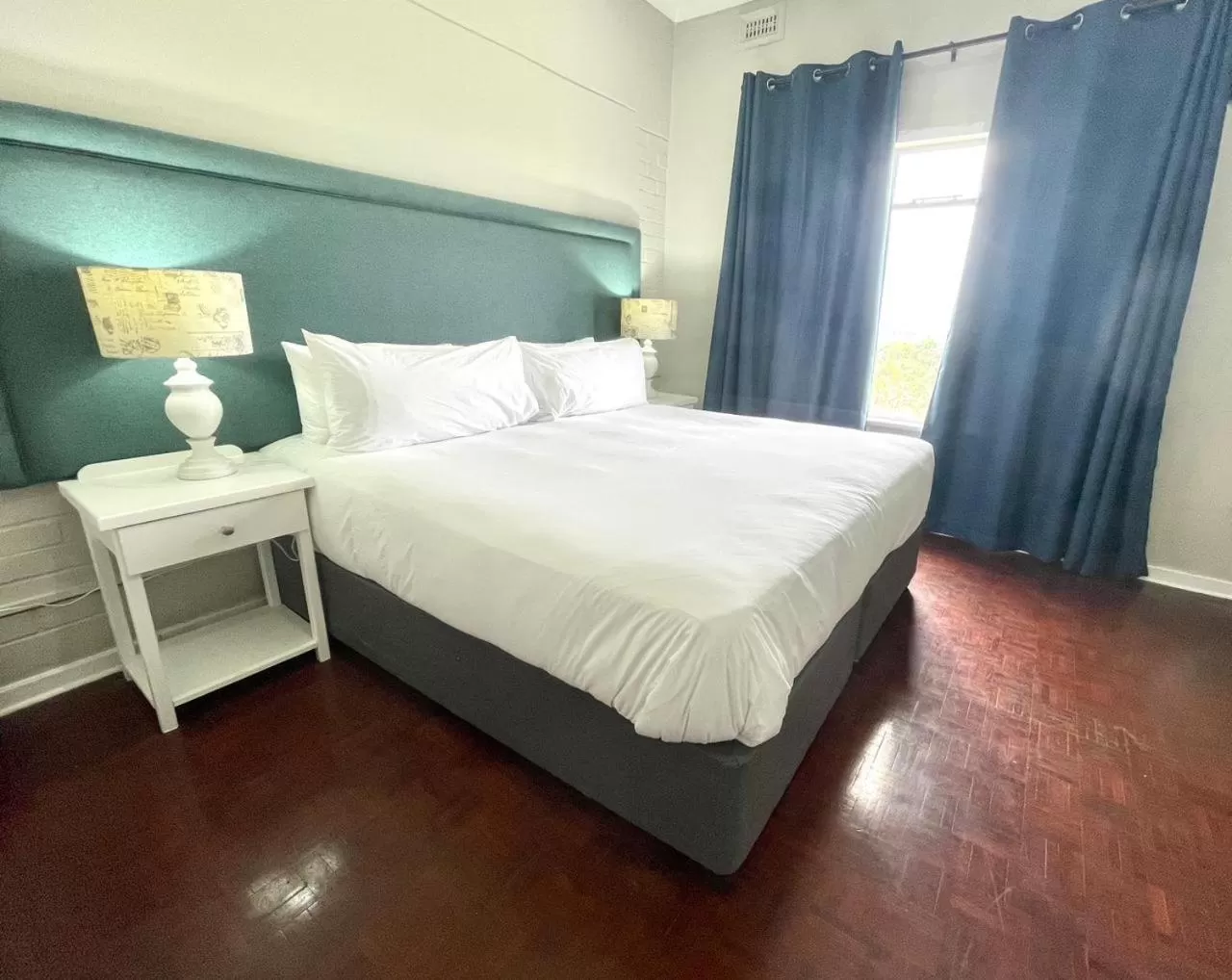 Bedroom, Bed in The Gregory