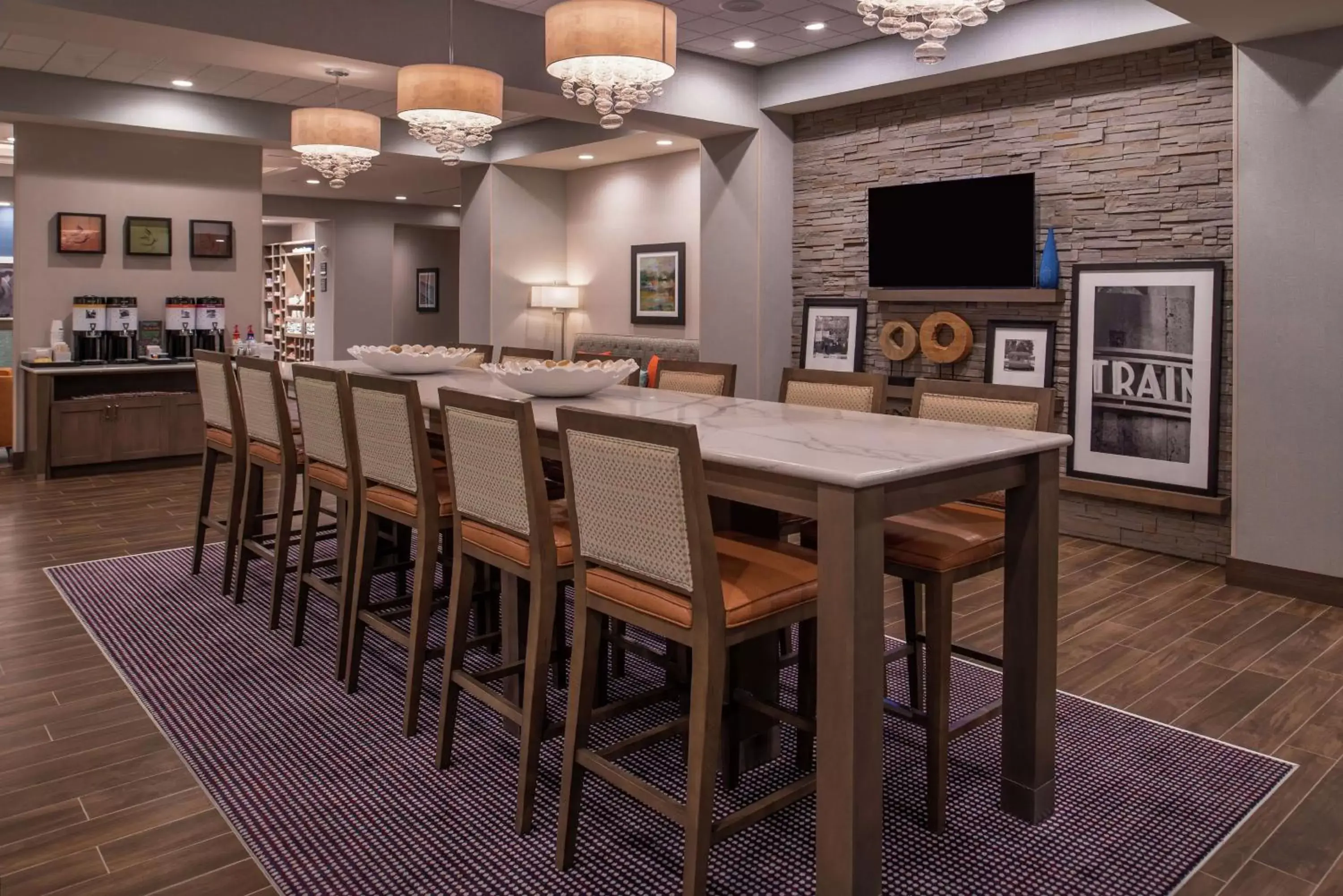 Lobby or reception, Lounge/Bar in Hampton Inn Benson