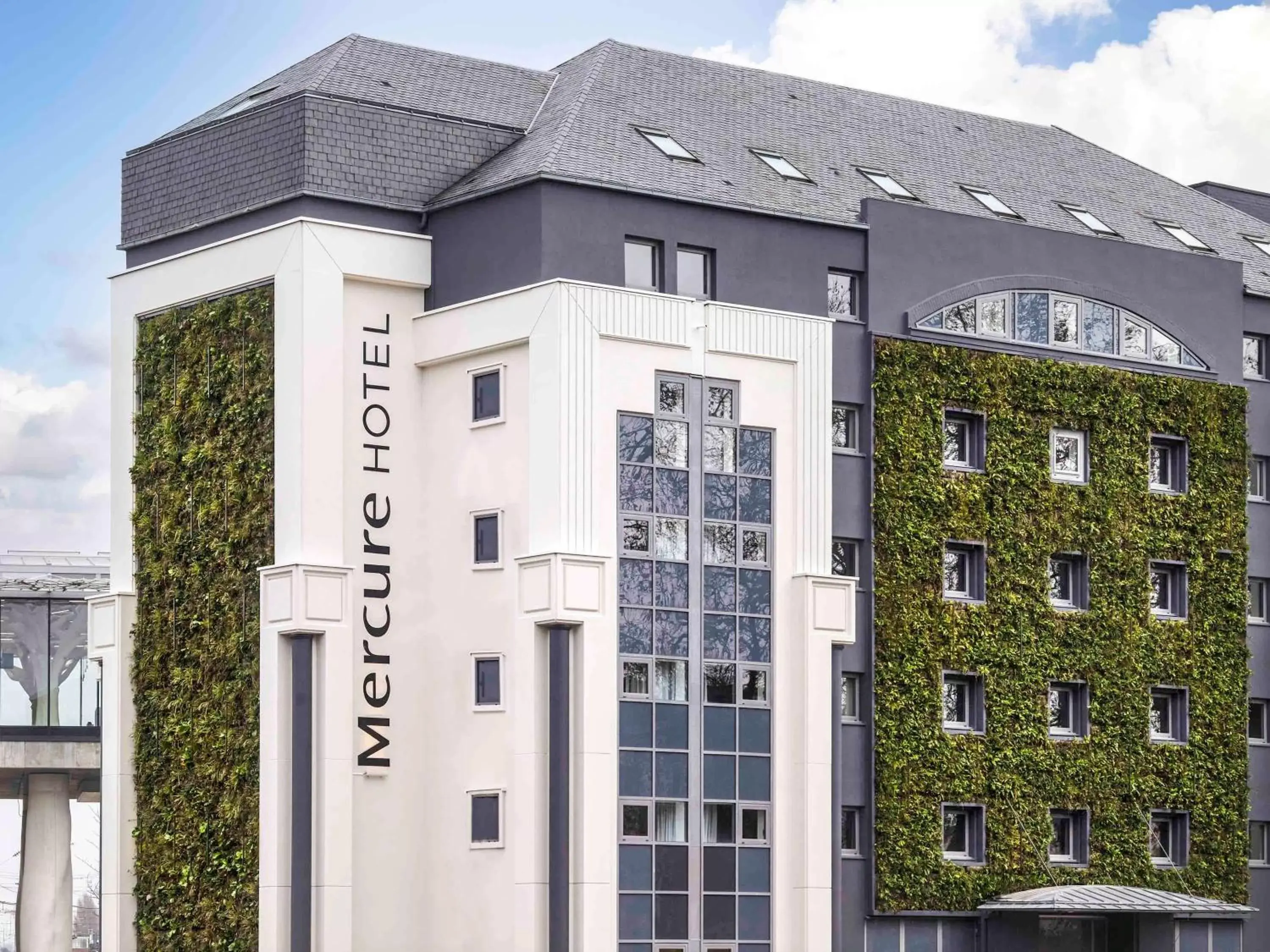On site, Property Building in Mercure Nantes Centre Gare