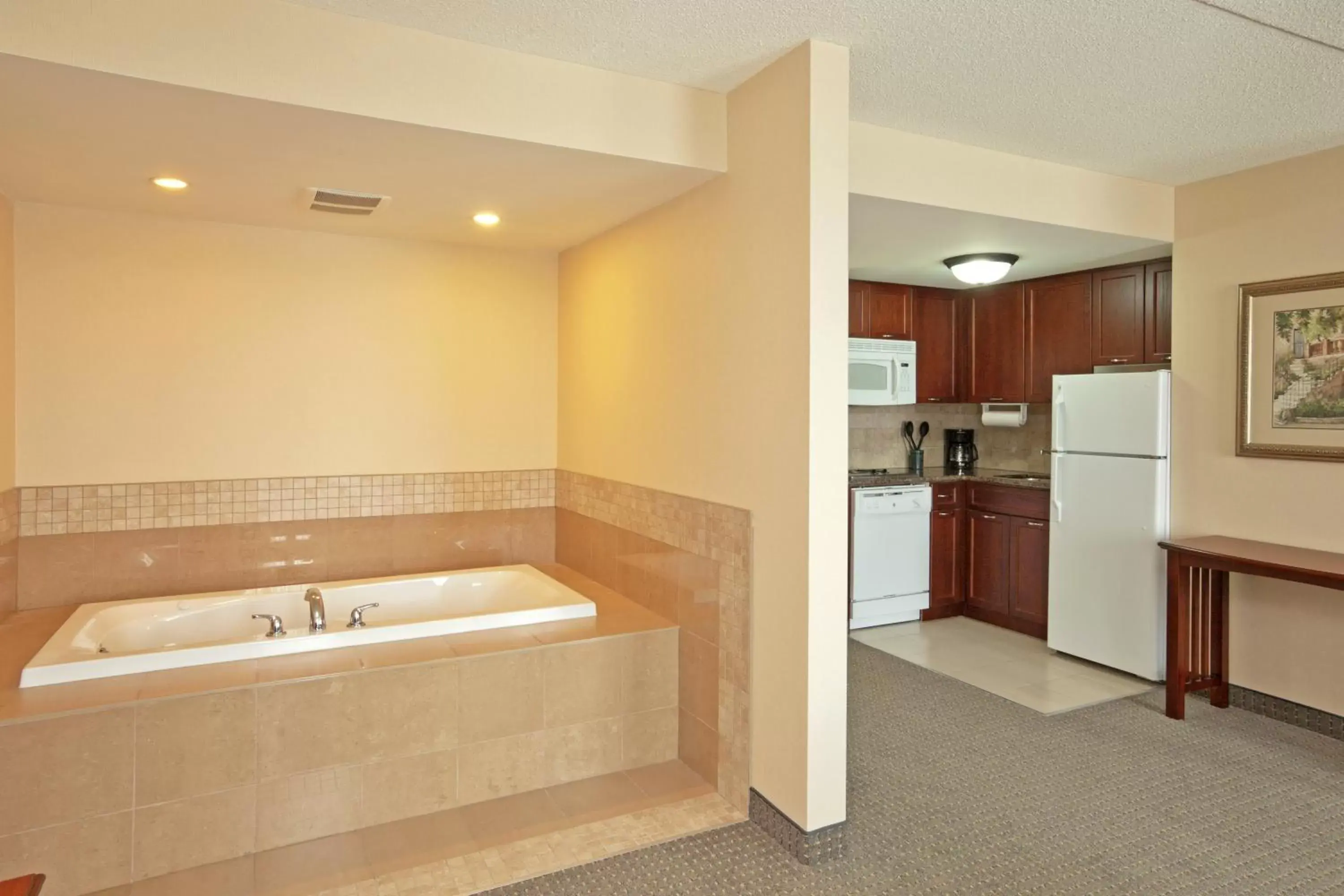 Photo of the whole room, Kitchen/Kitchenette in Staybridge Suites Guelph, an IHG Hotel