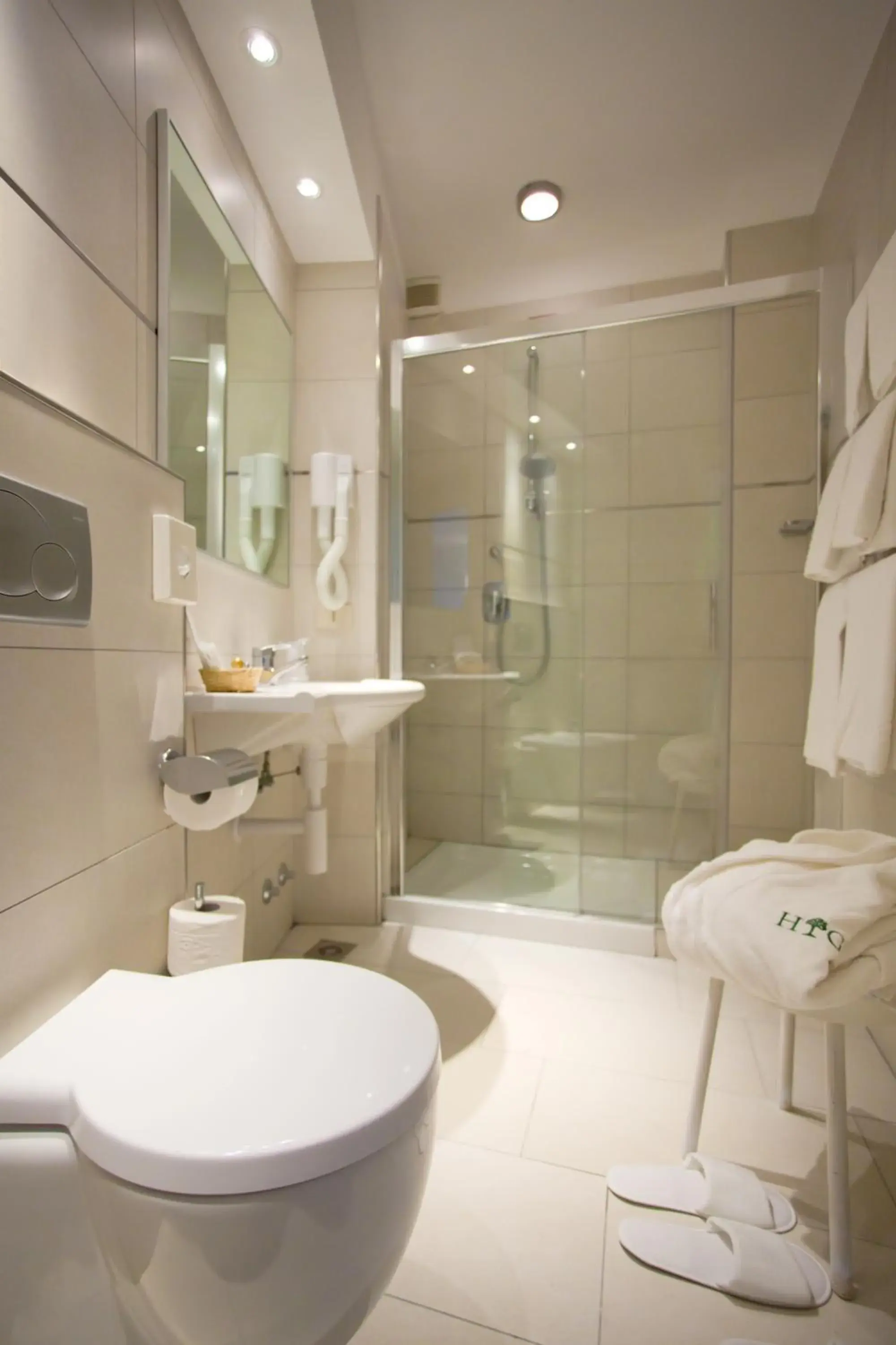 Shower, Bathroom in Hotel Garden Sea Wellness & Spa 4 stelle superior