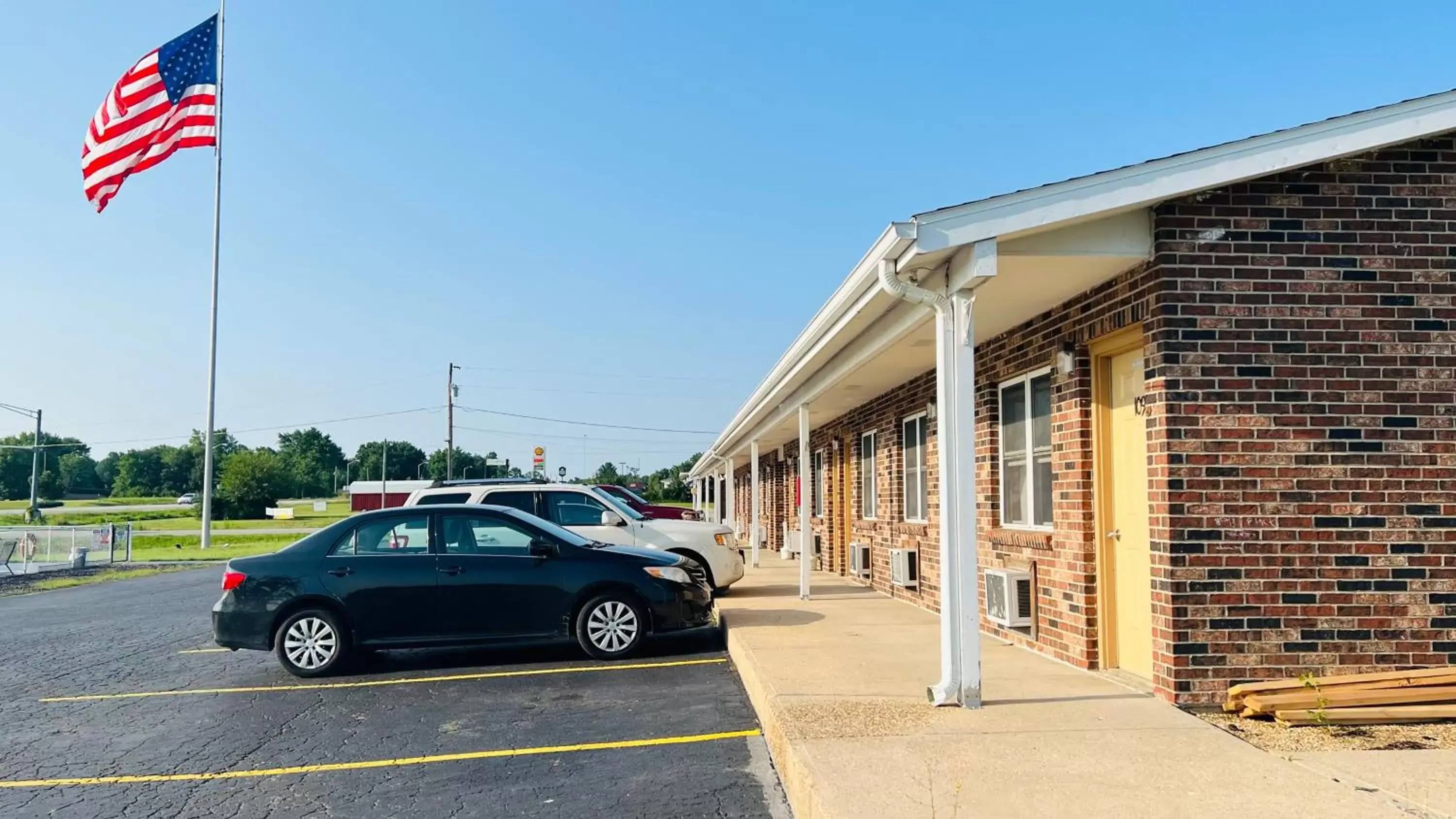 Property building in Country Inn - Licking