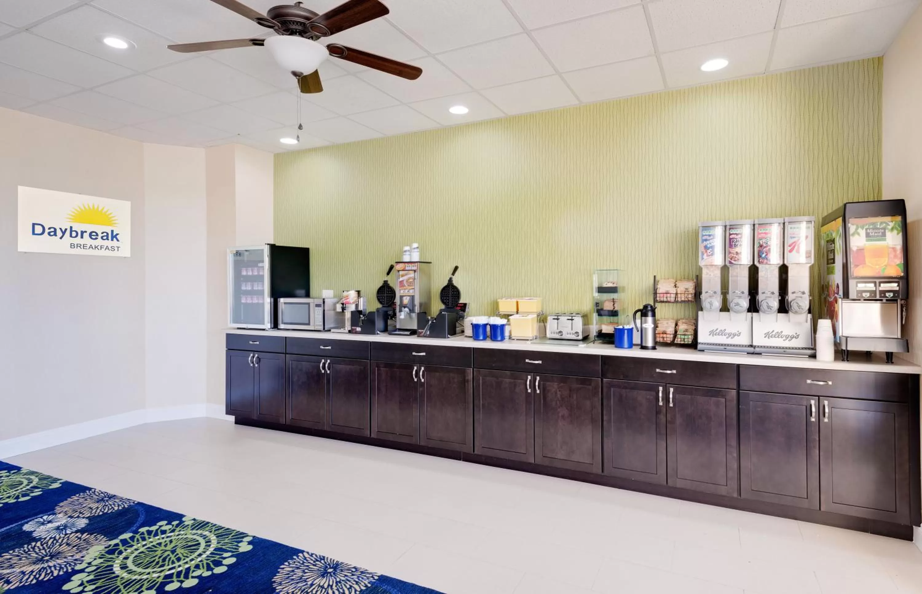 Continental breakfast in Days Inn by Wyndham Easton