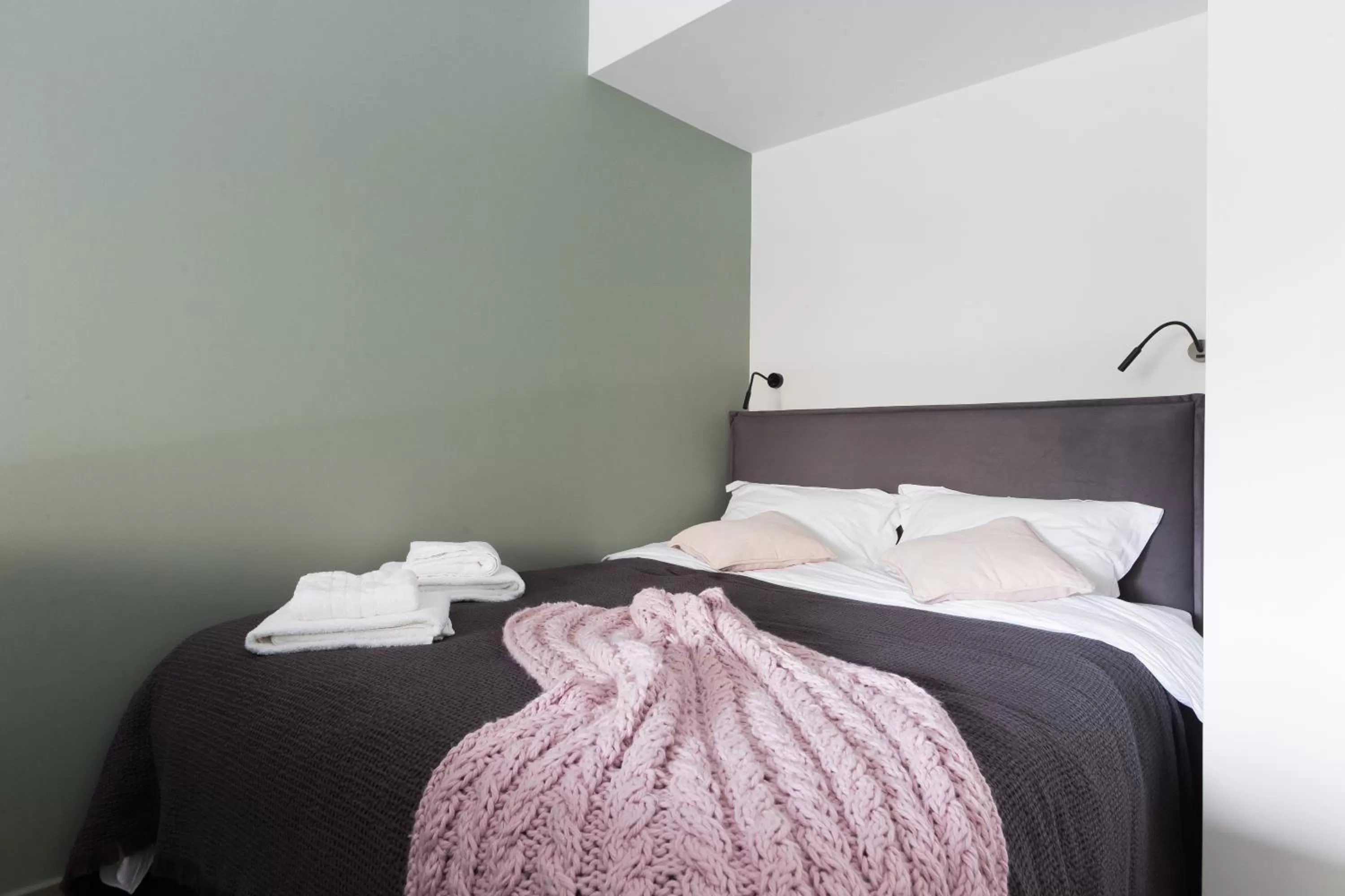 Bed in 12 Reasons Why Metaxourgeio