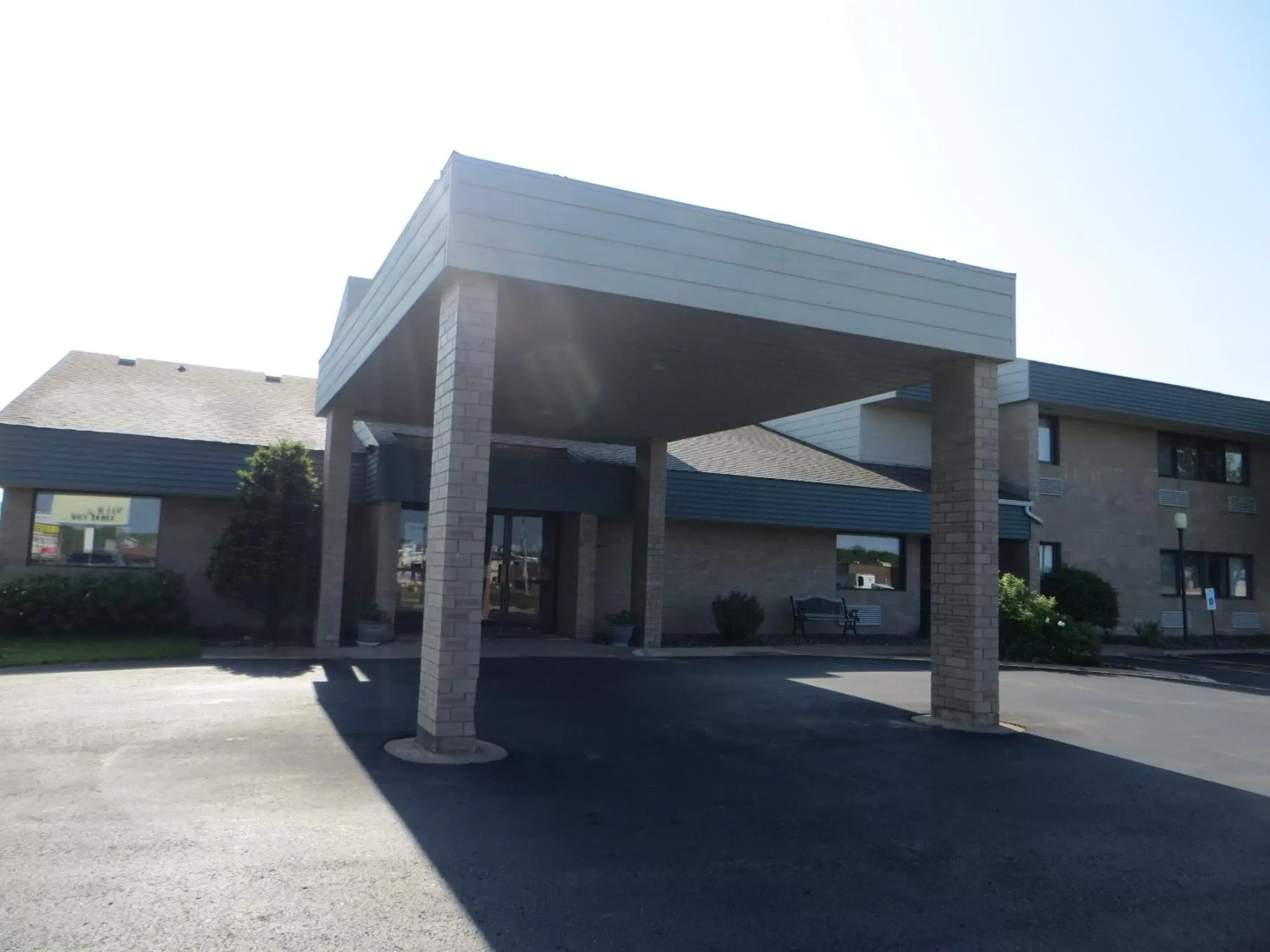 Facade/entrance, Property Building in Abby Inn