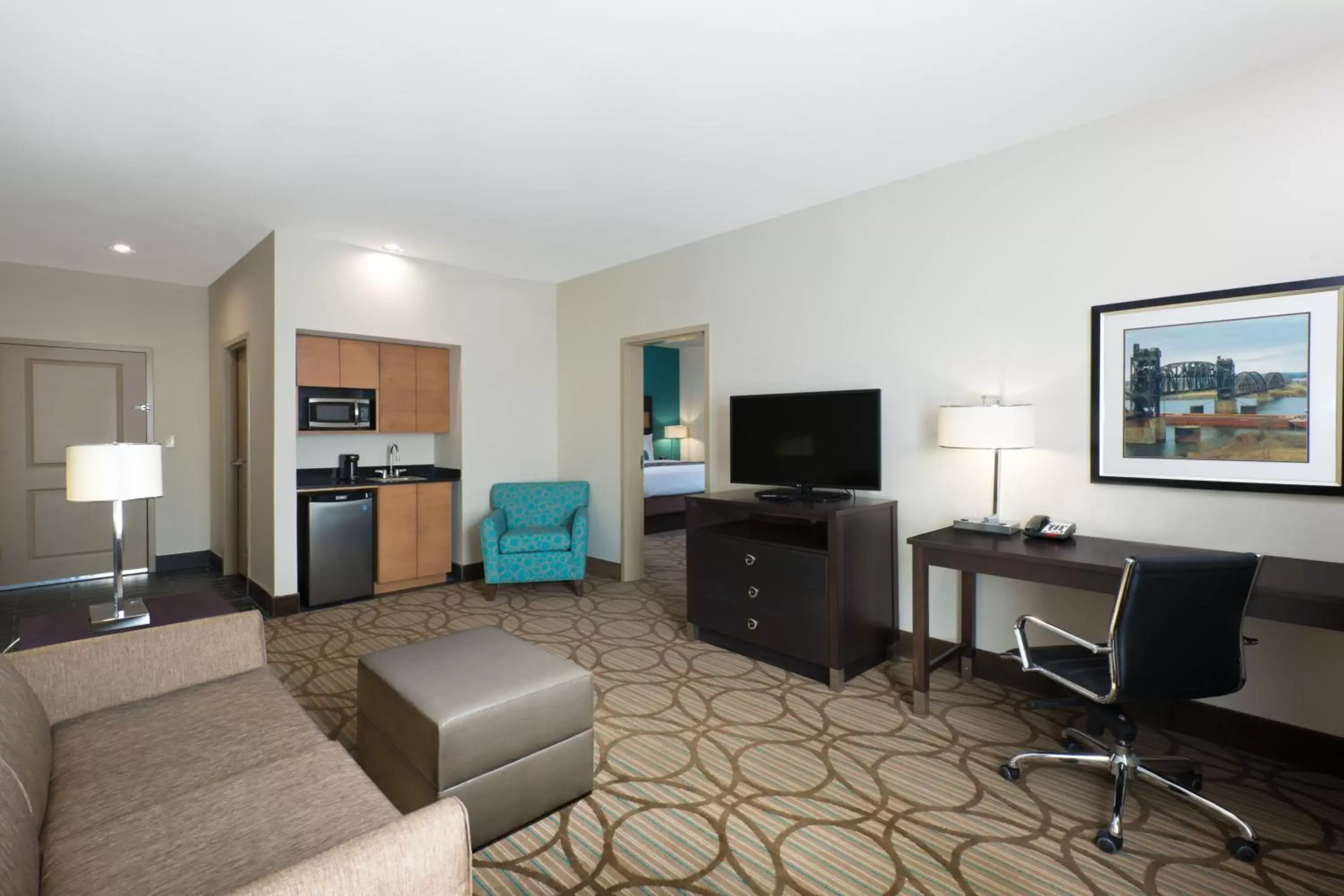 TV and multimedia, Seating Area in La Quinta by Wyndham Little Rock - West