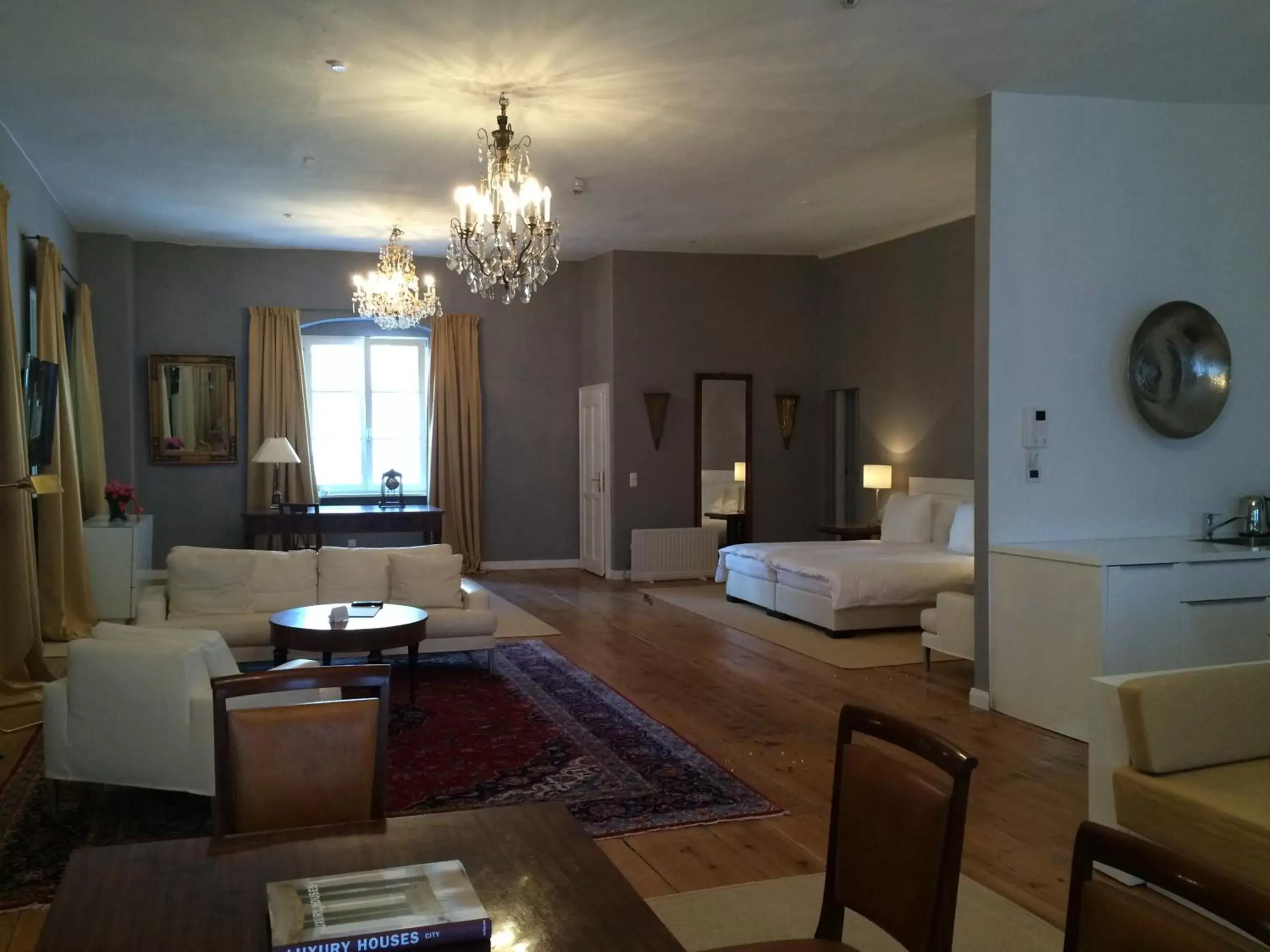 Photo of the whole room, Seating Area in Hotel Goldenes Kreuz