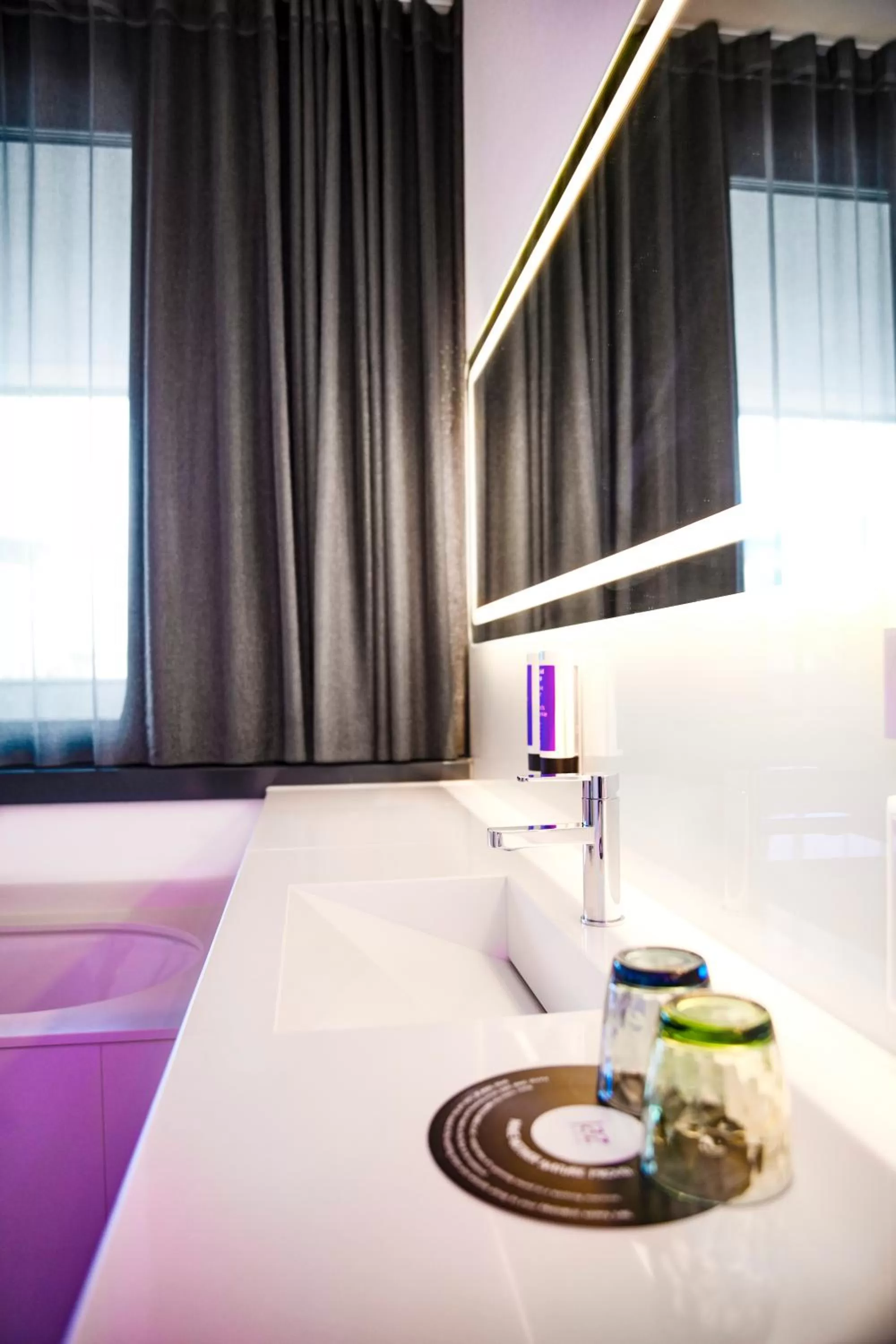 Bathroom, Bed in Jaz in the City Stuttgart