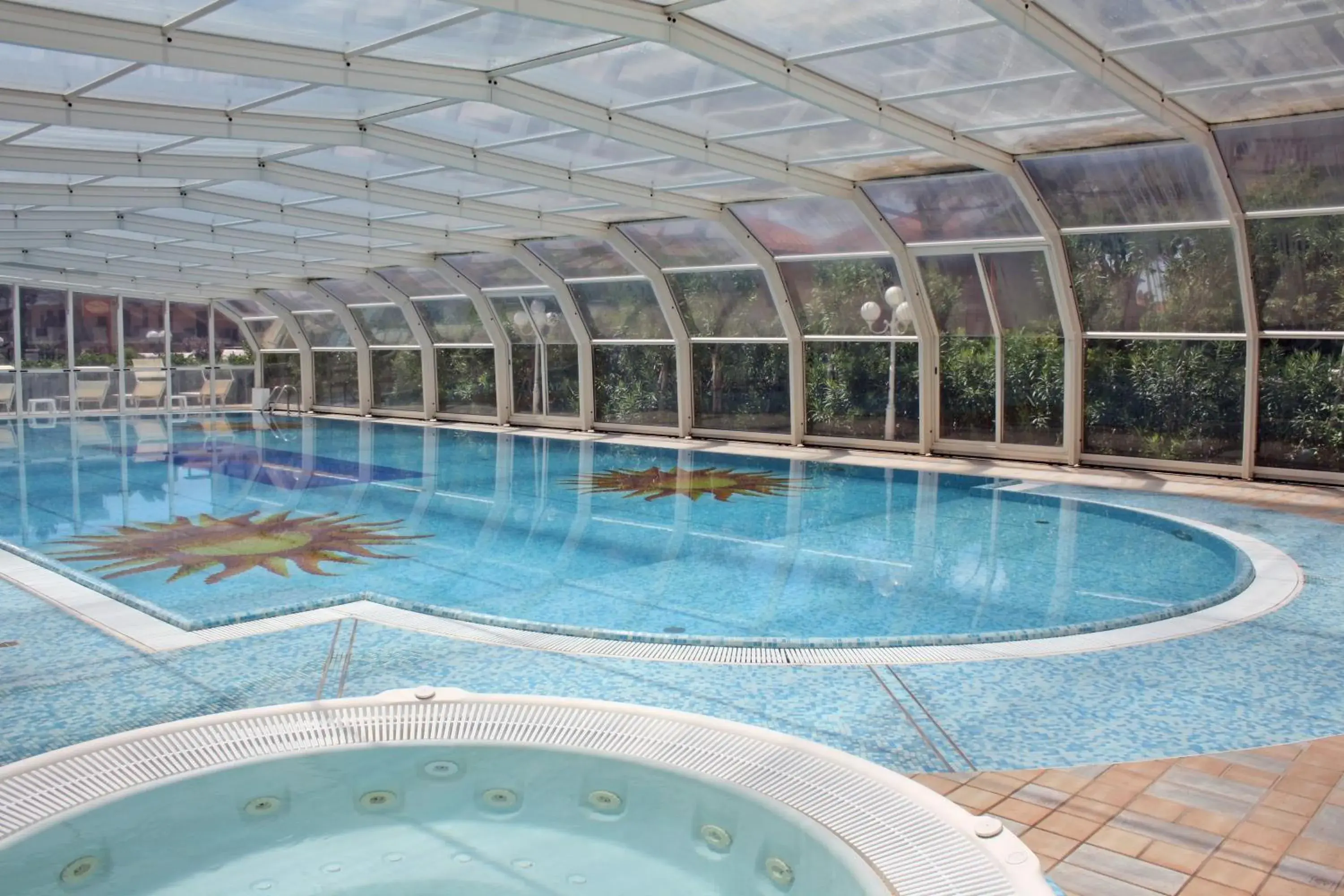 Spa and wellness centre/facilities, Swimming Pool in Universal Hotel