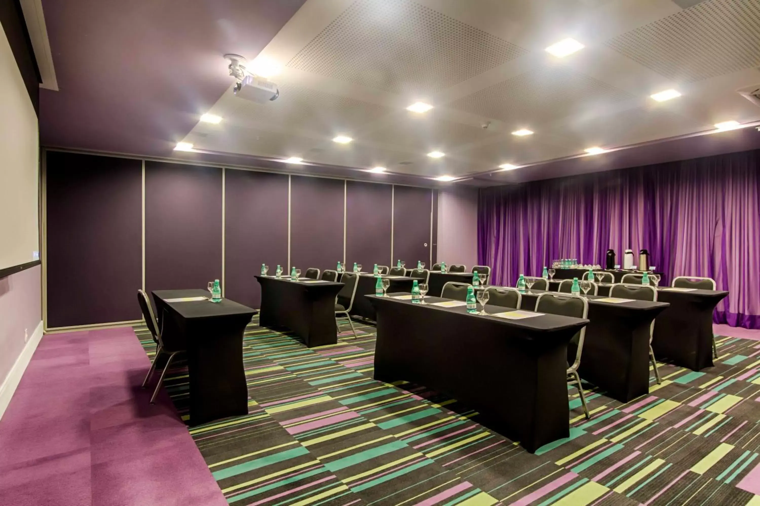 Business facilities in ibis Styles Confins Aeroporto