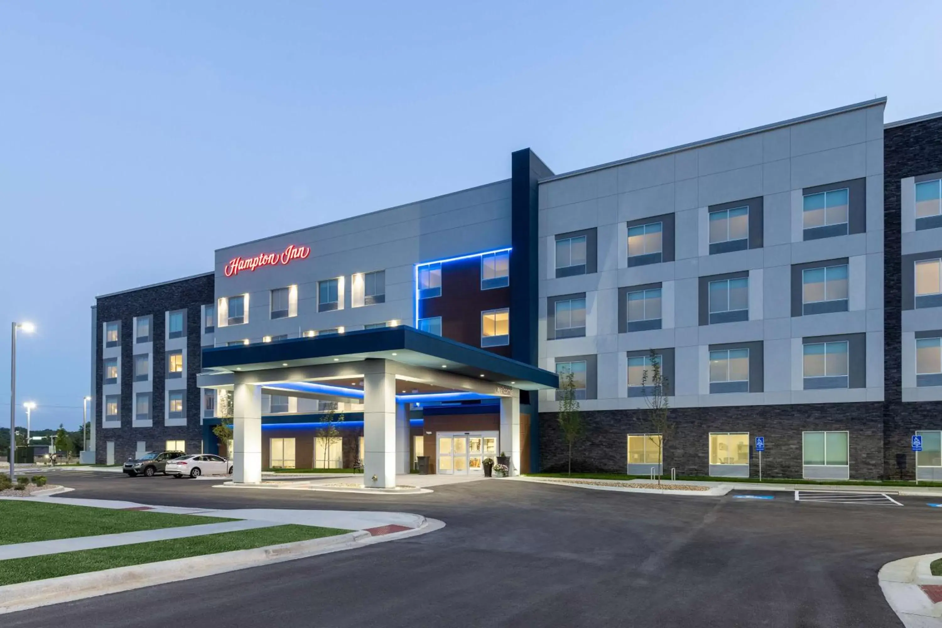 Property Building in Hampton Inn Kansas City Southeast, Mo