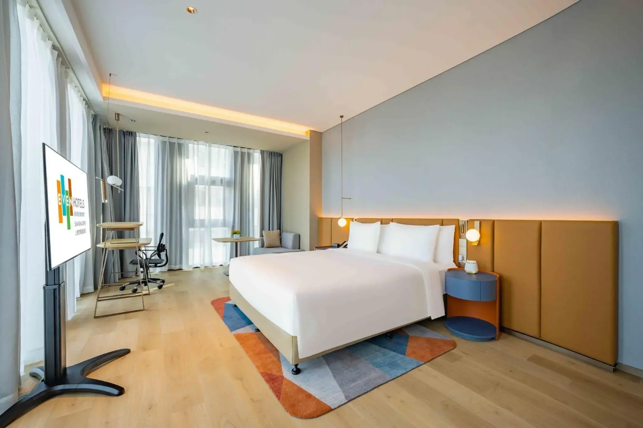 Photo of the whole room, Bed in EVEN Hotels Shanghai Expo, an IHG Hotel