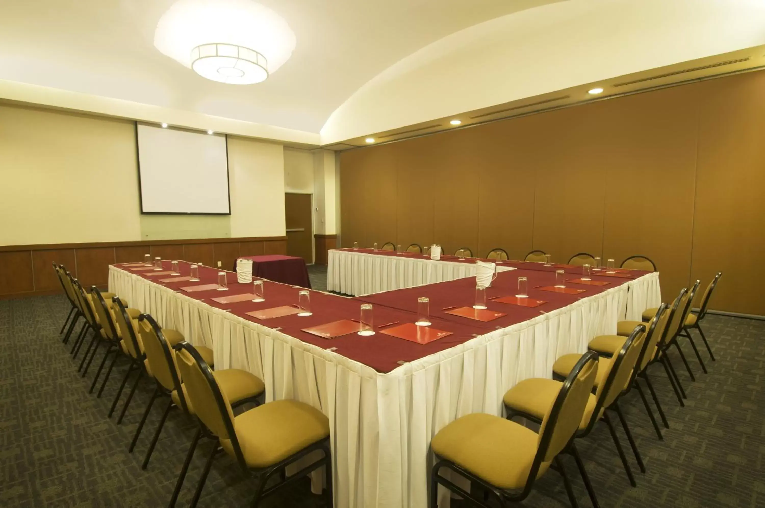 Meeting/conference room in Fiesta Inn Puebla Finsa