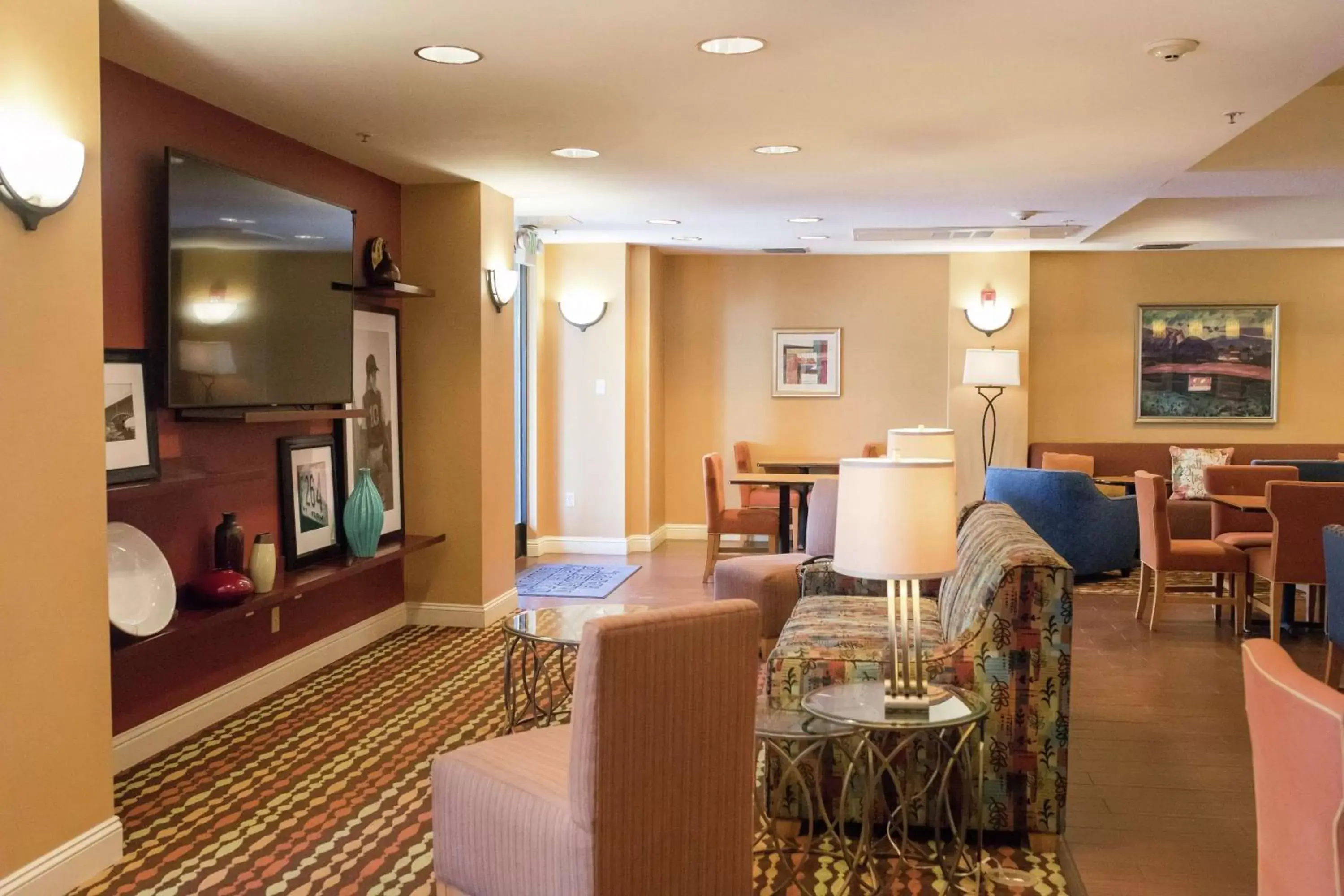 Lobby or reception in Hampton Inn & Suites Lathrop