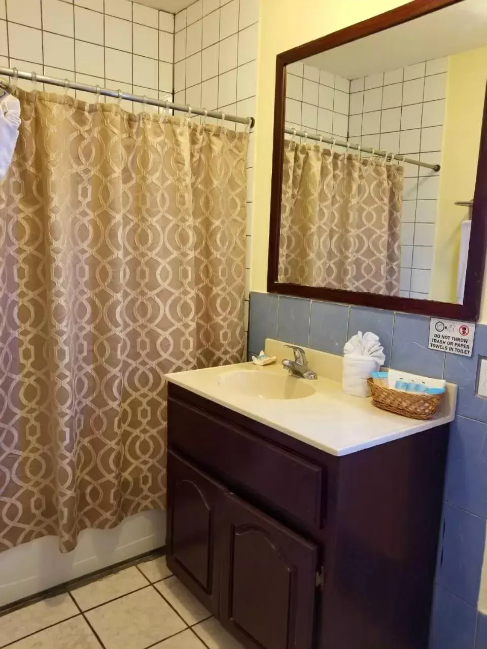 Bathroom in Ocean Tide Beach Resort