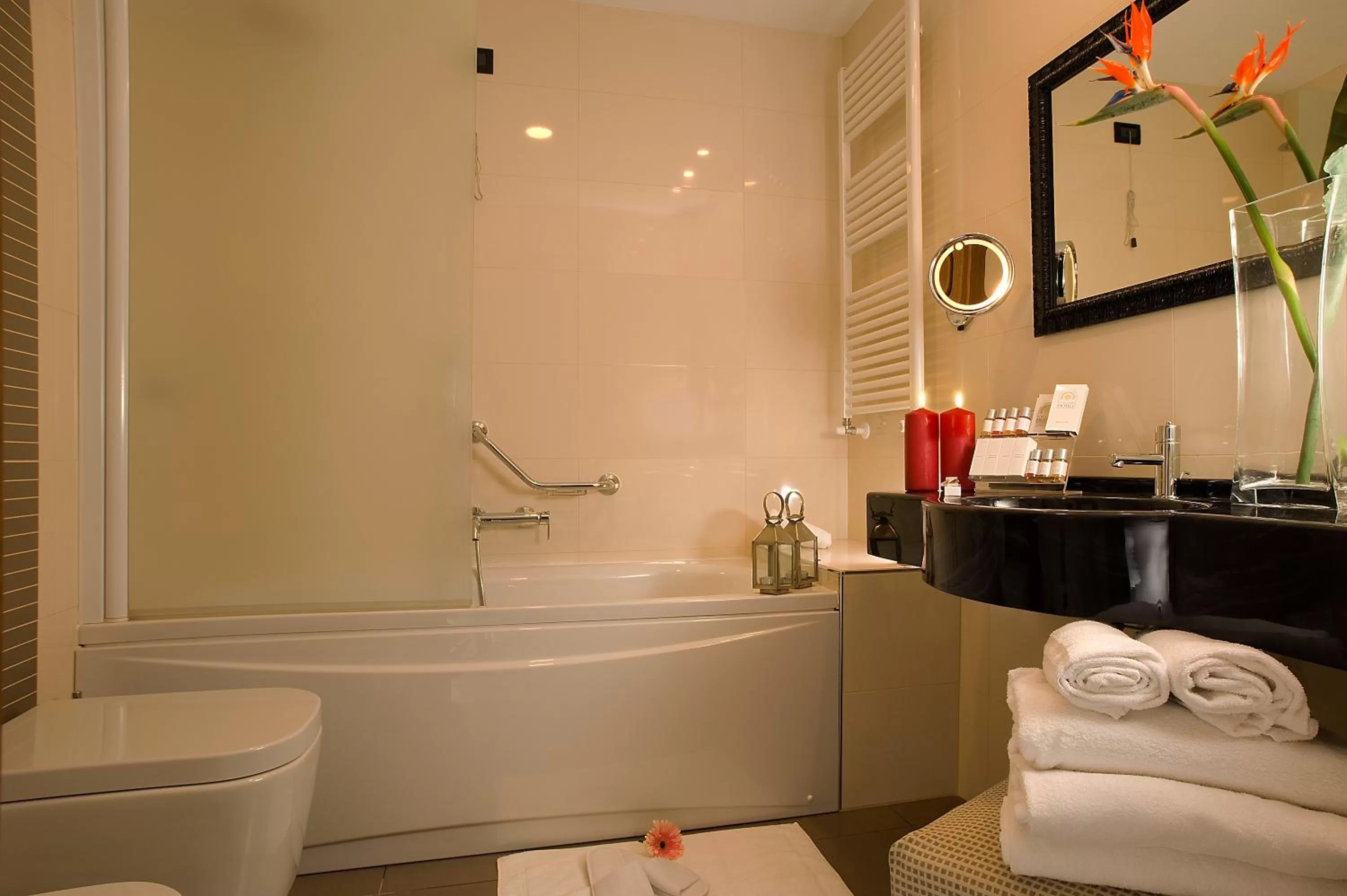 Bathroom in Cardinal Hotel St. Peter