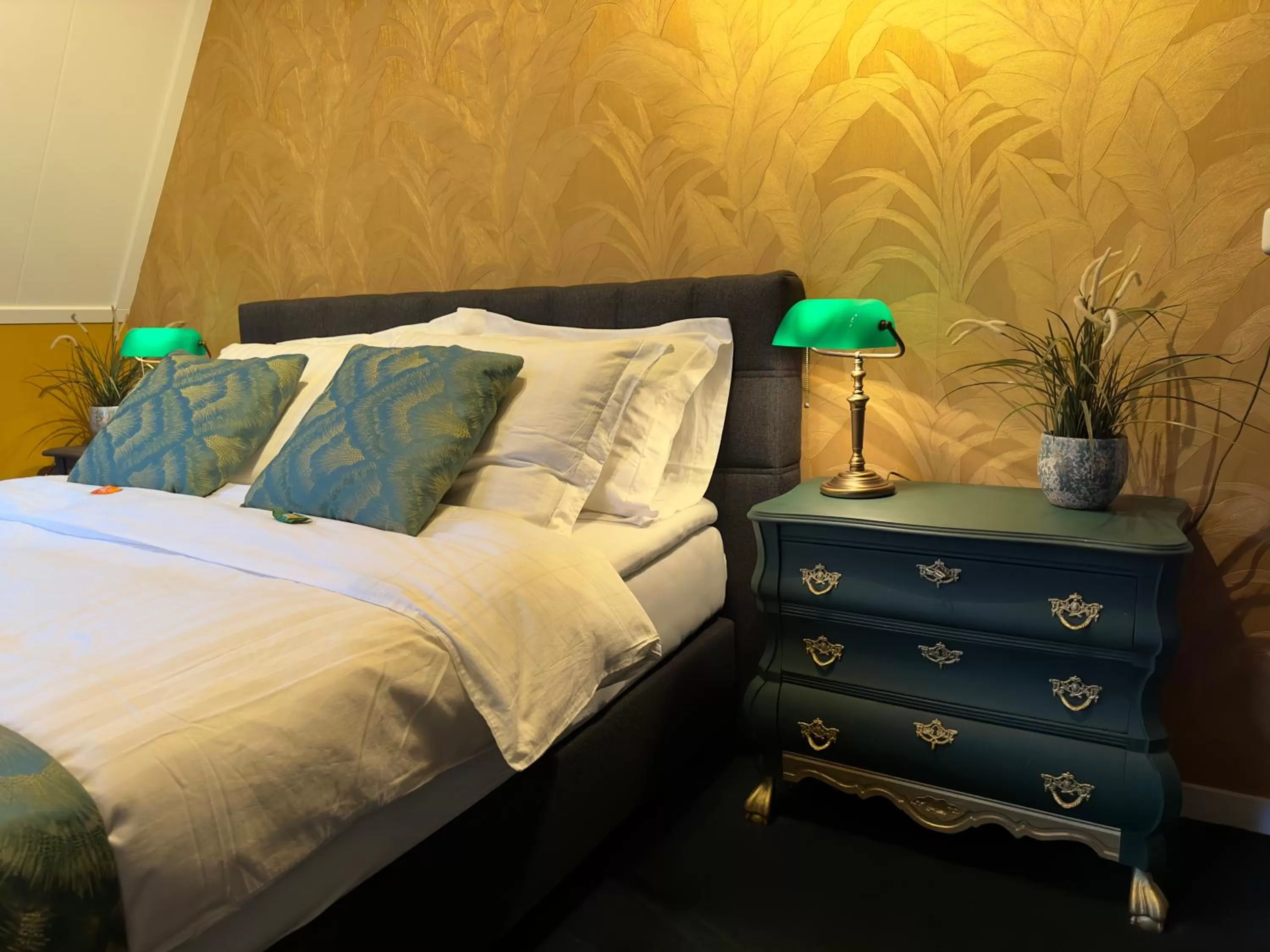 Bed in Villa Steenwyck Giethoorn