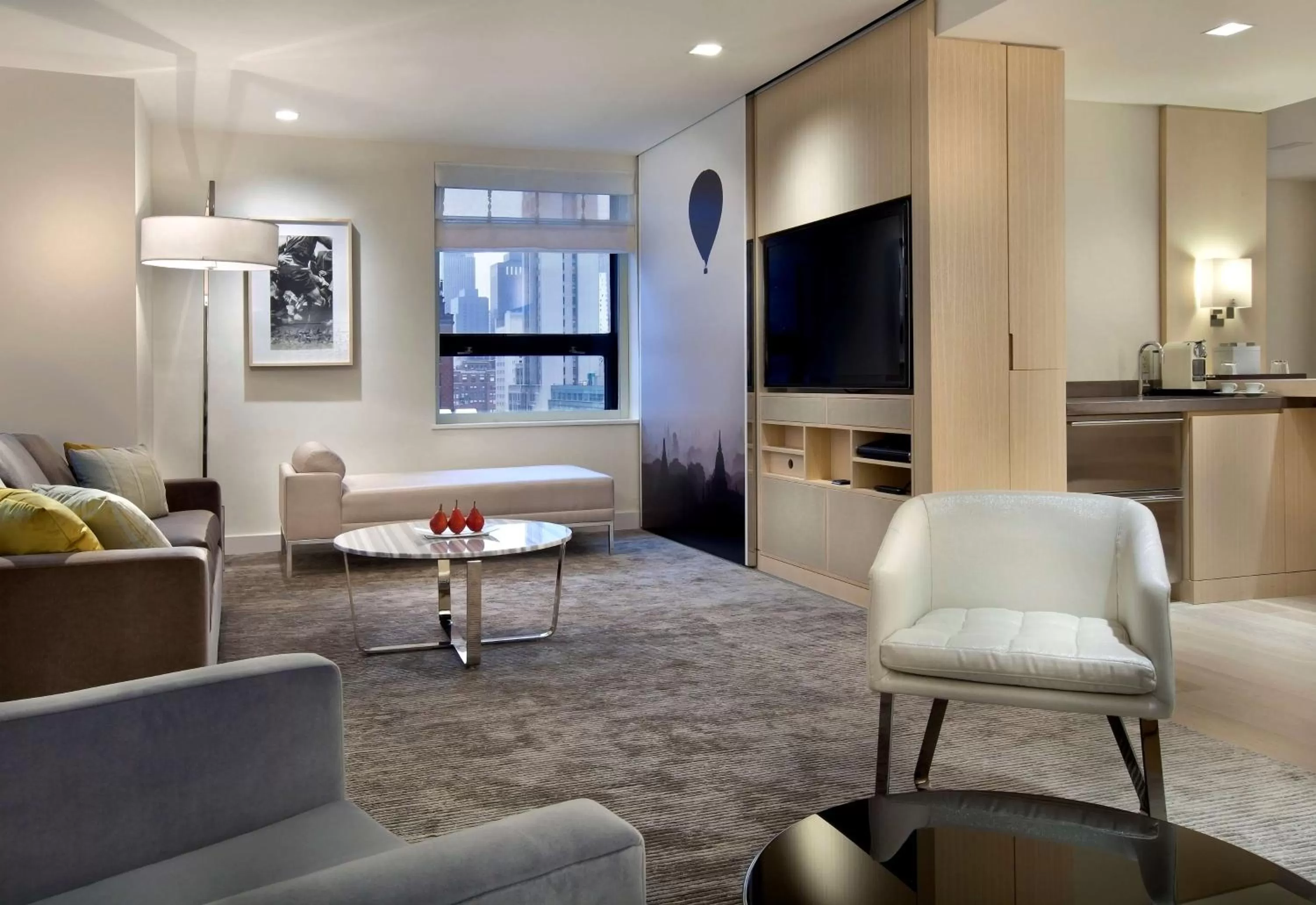 Photo of the whole room in Hyatt Grand Central New York