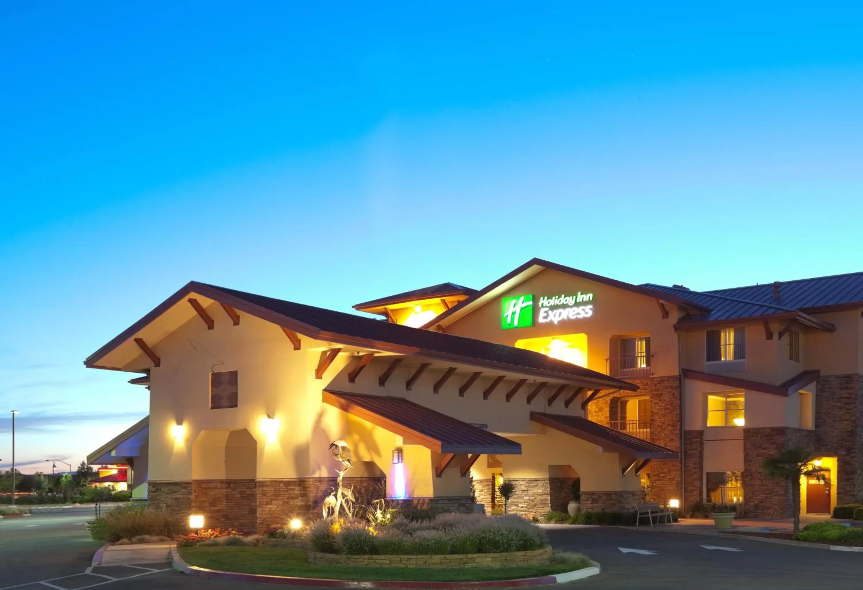 Property Building in Holiday Inn Express Turlock, an IHG Hotel